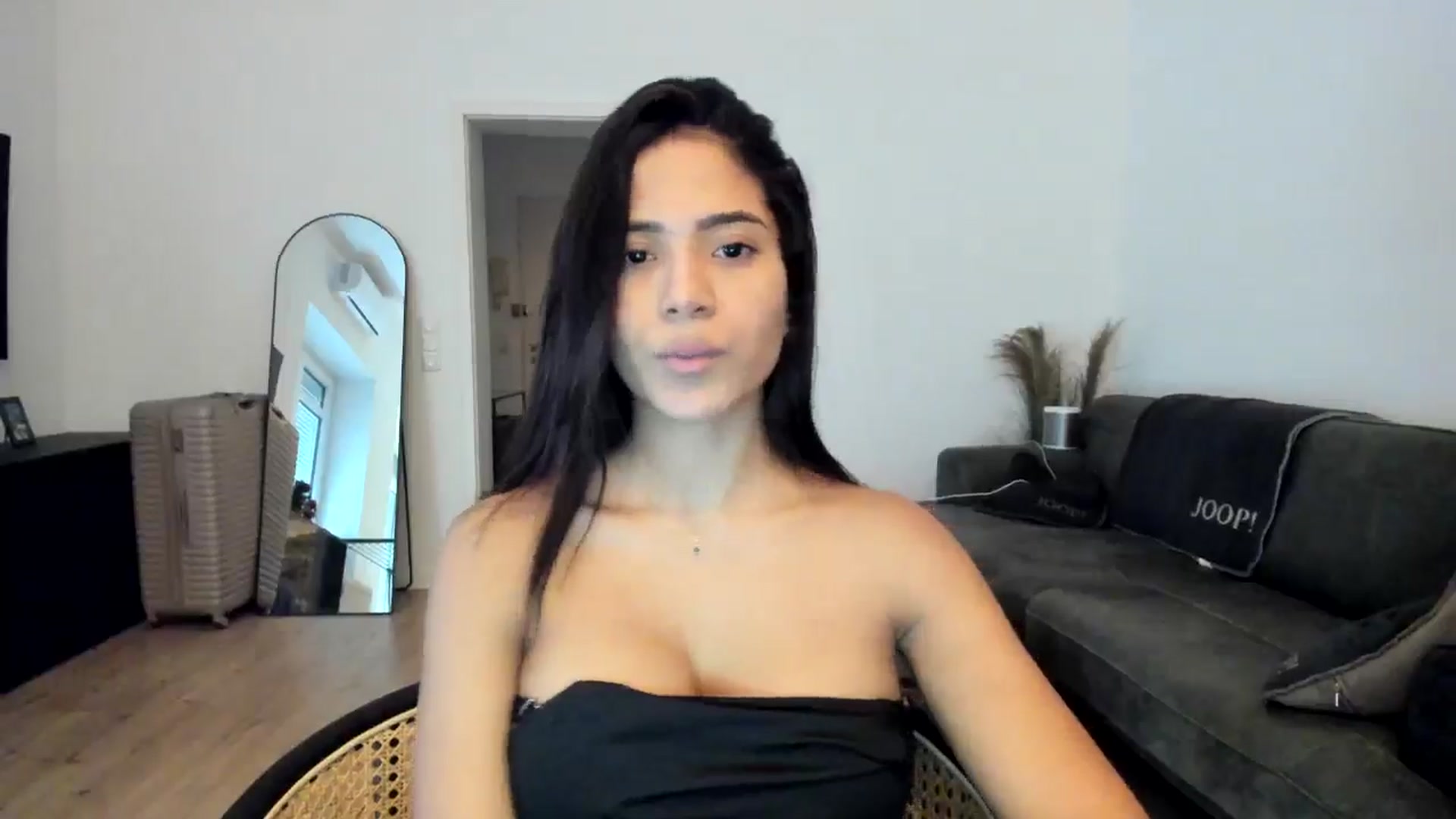 Gallery image thumbnail from Missabyy's myfreecams stream on, 12/17/2024, 09:57 image 13 of 20