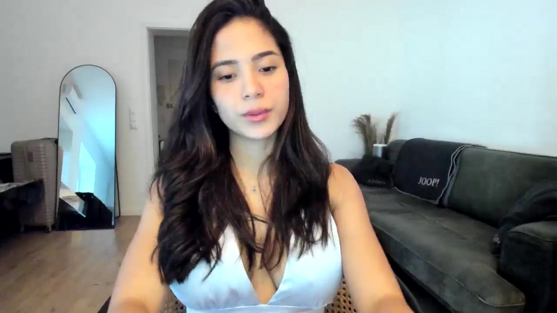 Gallery image thumbnail from Missabyy's myfreecams stream on, 12/18/2024, 13:28 image 14 of 20