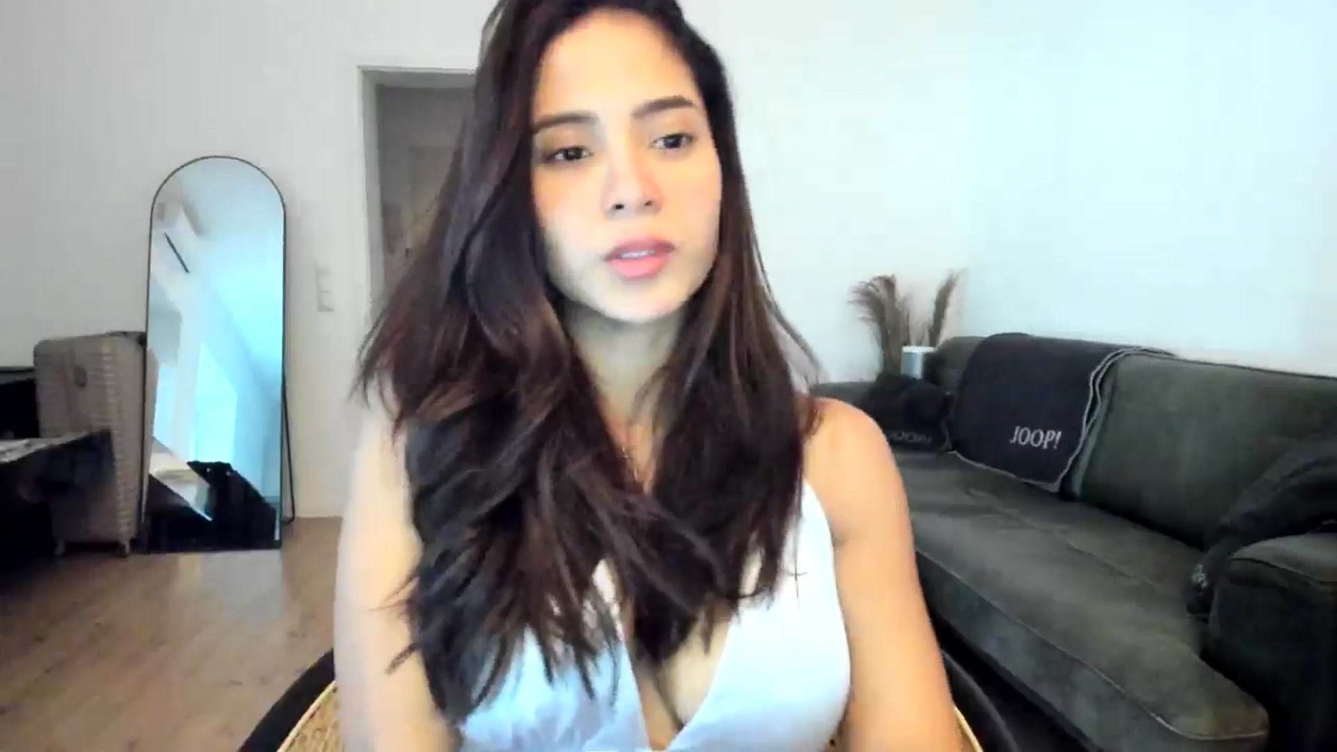 Gallery image thumbnail from Missabyy's myfreecams stream on, 12/18/2024, 13:28 image 13 of 20