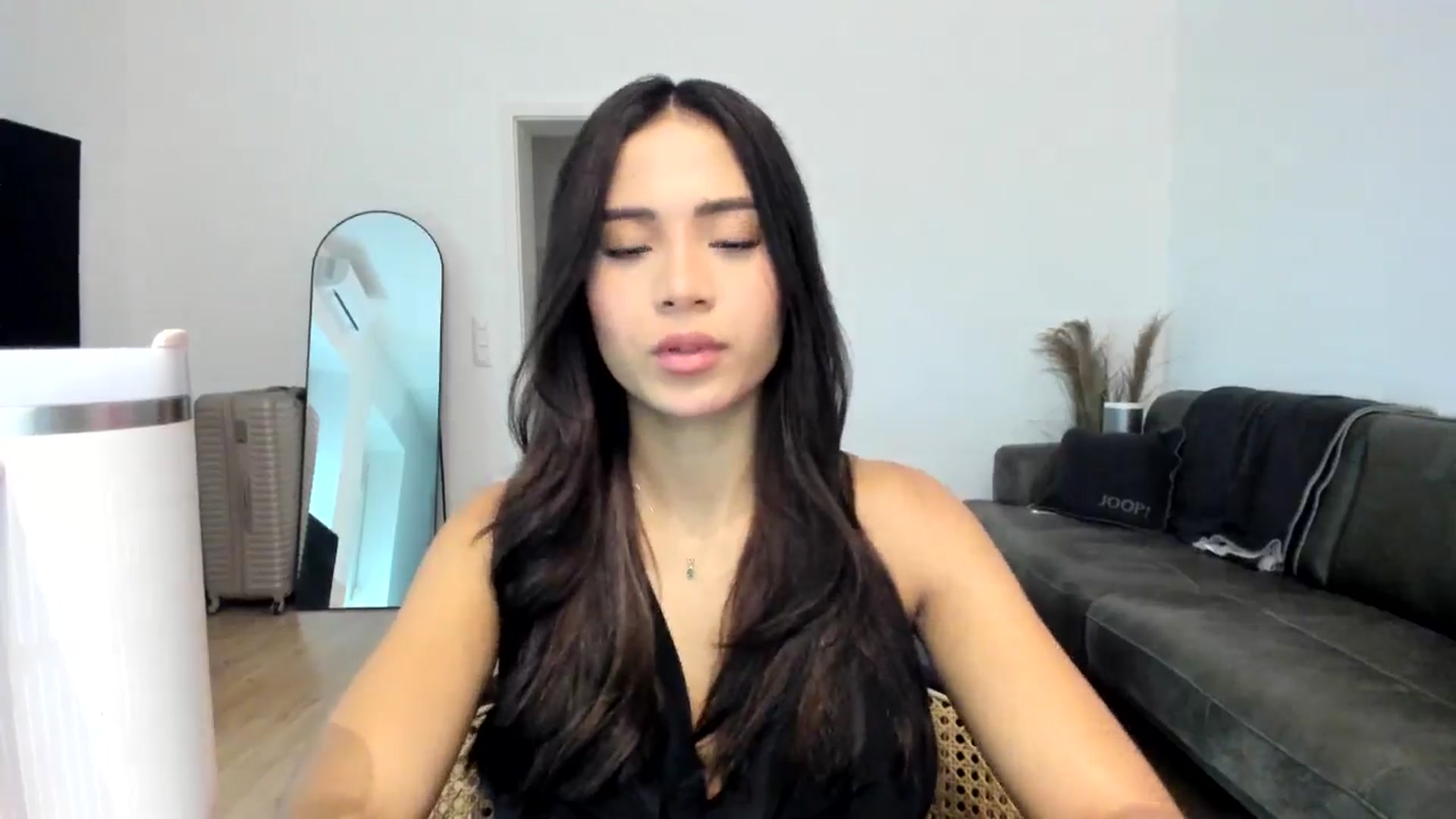 Gallery image thumbnail from Missabyy's myfreecams stream on, 12/19/2024, 12:43 image 15 of 20