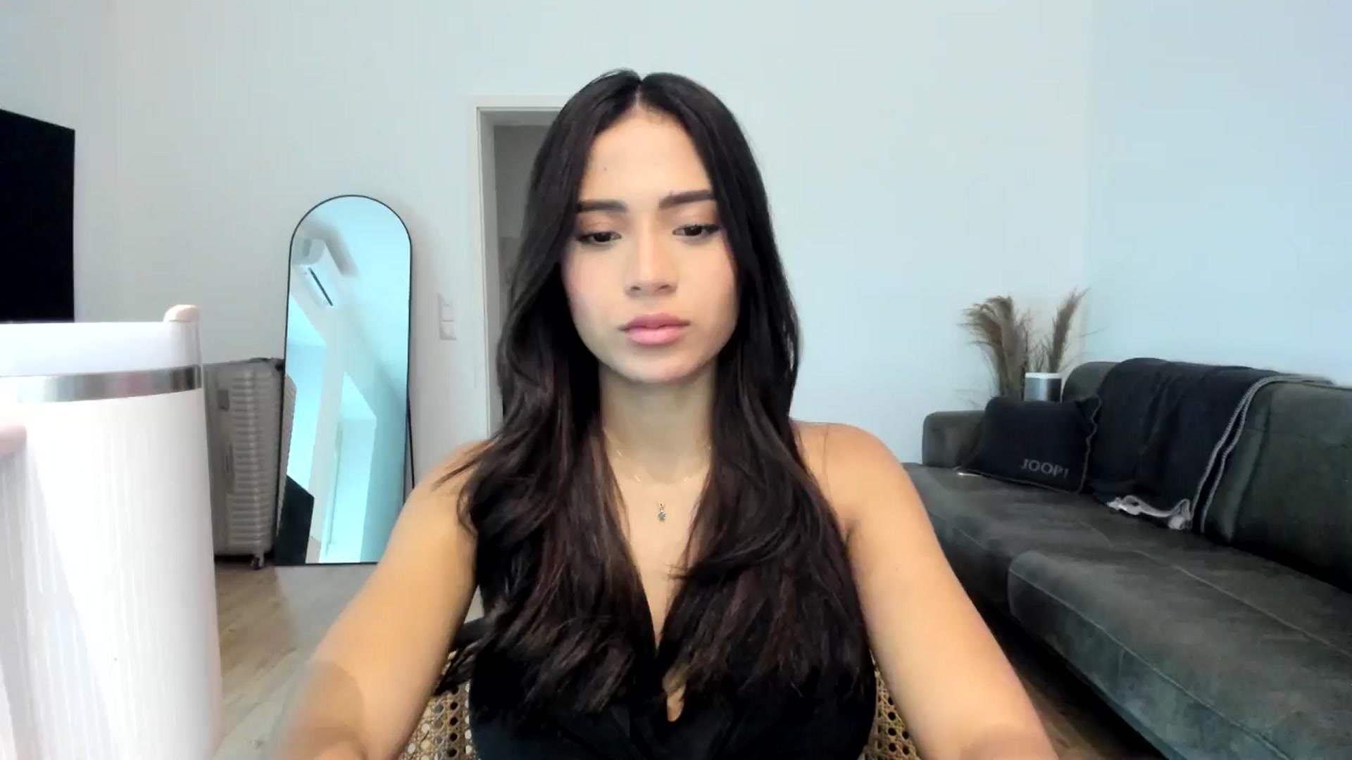 Gallery image thumbnail from Missabyy's myfreecams stream on, 12/19/2024, 12:43 image 6 of 20