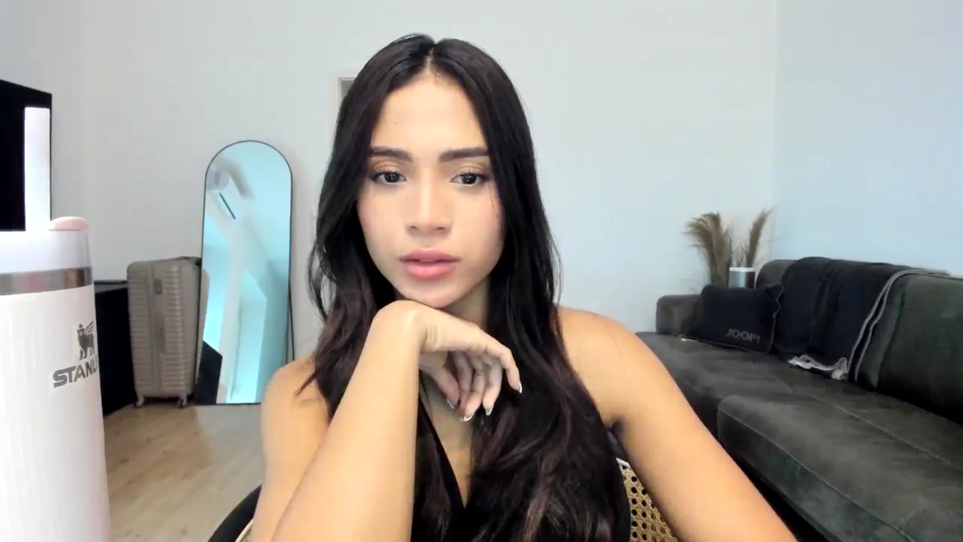 Gallery image thumbnail from Missabyy's myfreecams stream on, 12/19/2024, 12:43 image 17 of 20