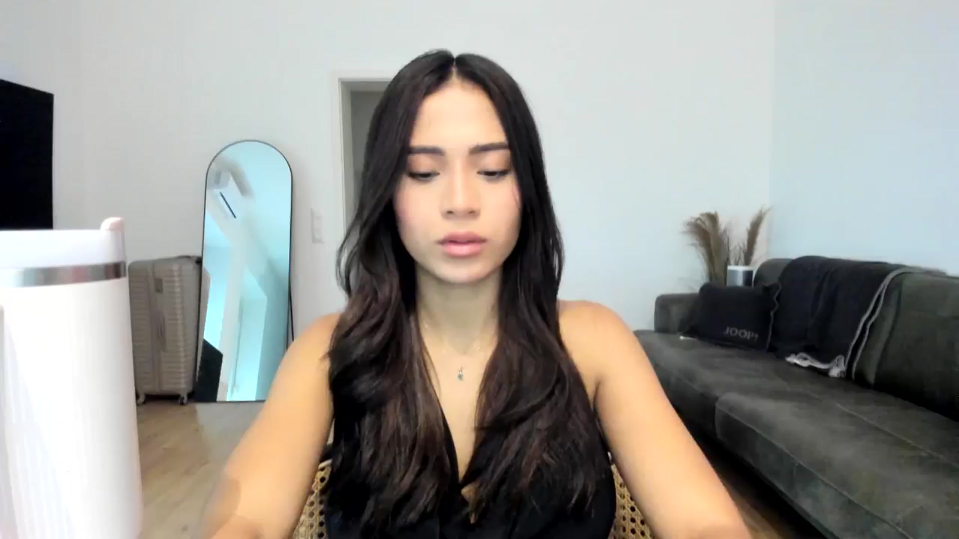 Gallery image thumbnail from Missabyy's myfreecams stream on, 12/19/2024, 12:43 image 16 of 20