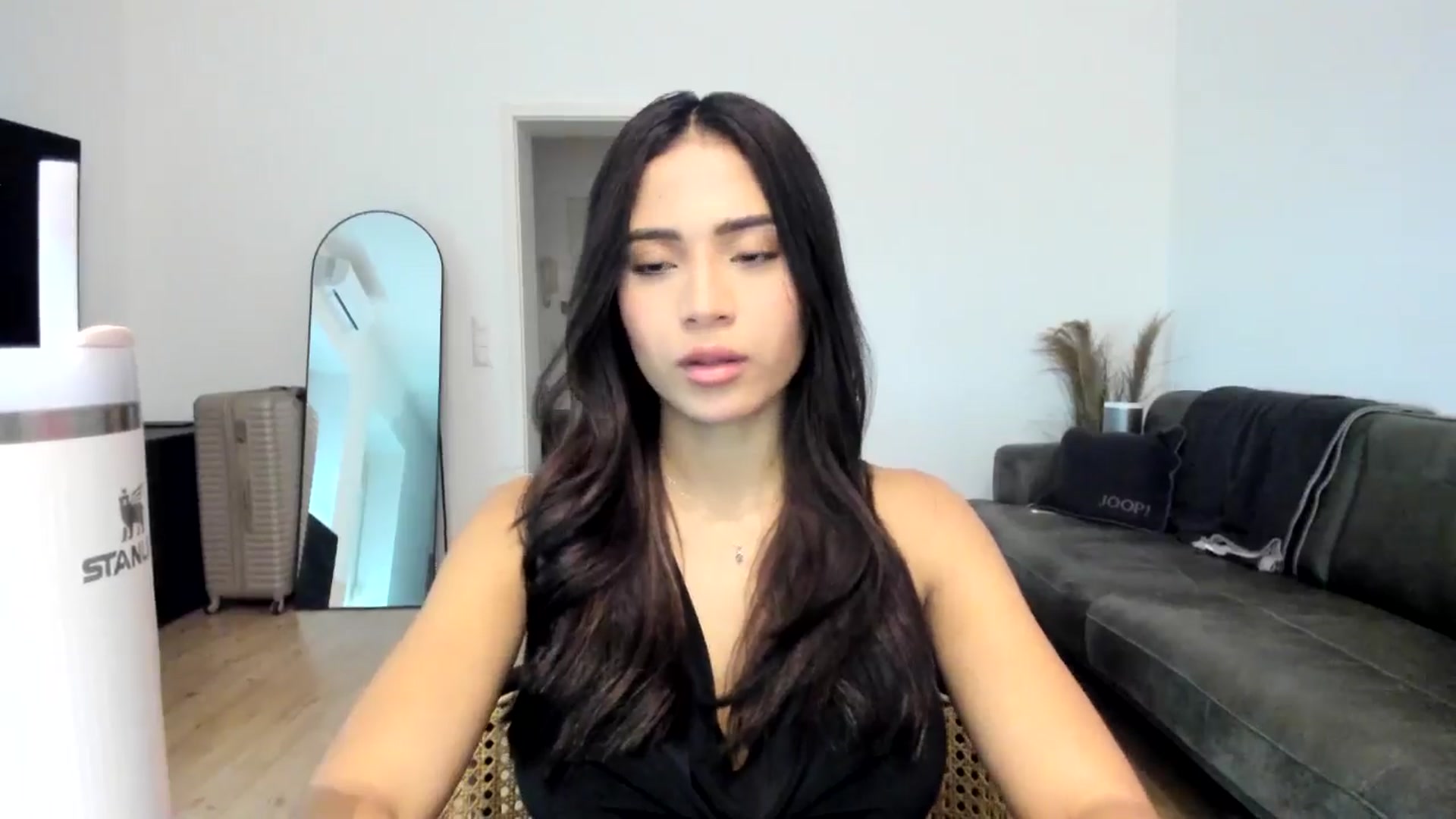 Gallery image thumbnail from Missabyy's myfreecams stream on, 12/19/2024, 12:43 image 18 of 20