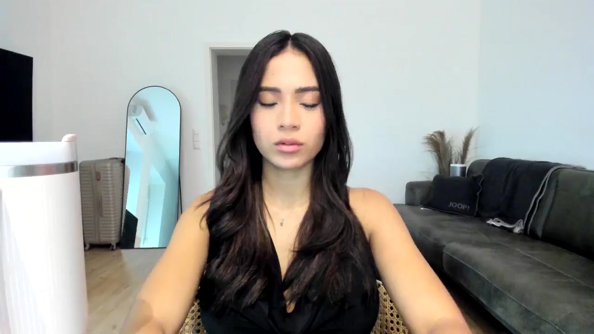 Gallery image thumbnail from Missabyy's myfreecams stream on, 12/19/2024, 12:43 image 12 of 20