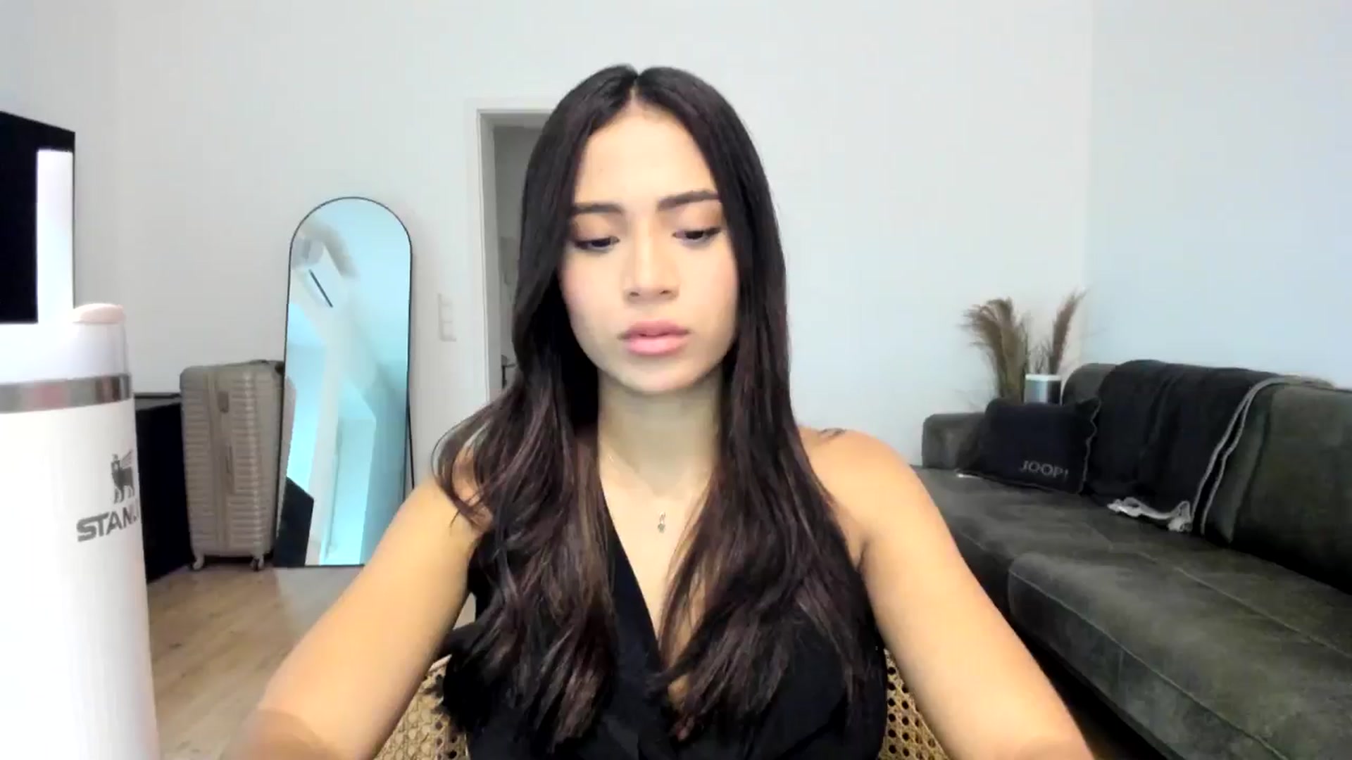Gallery image thumbnail from Missabyy's myfreecams stream on, 12/19/2024, 13:09 image 4 of 20