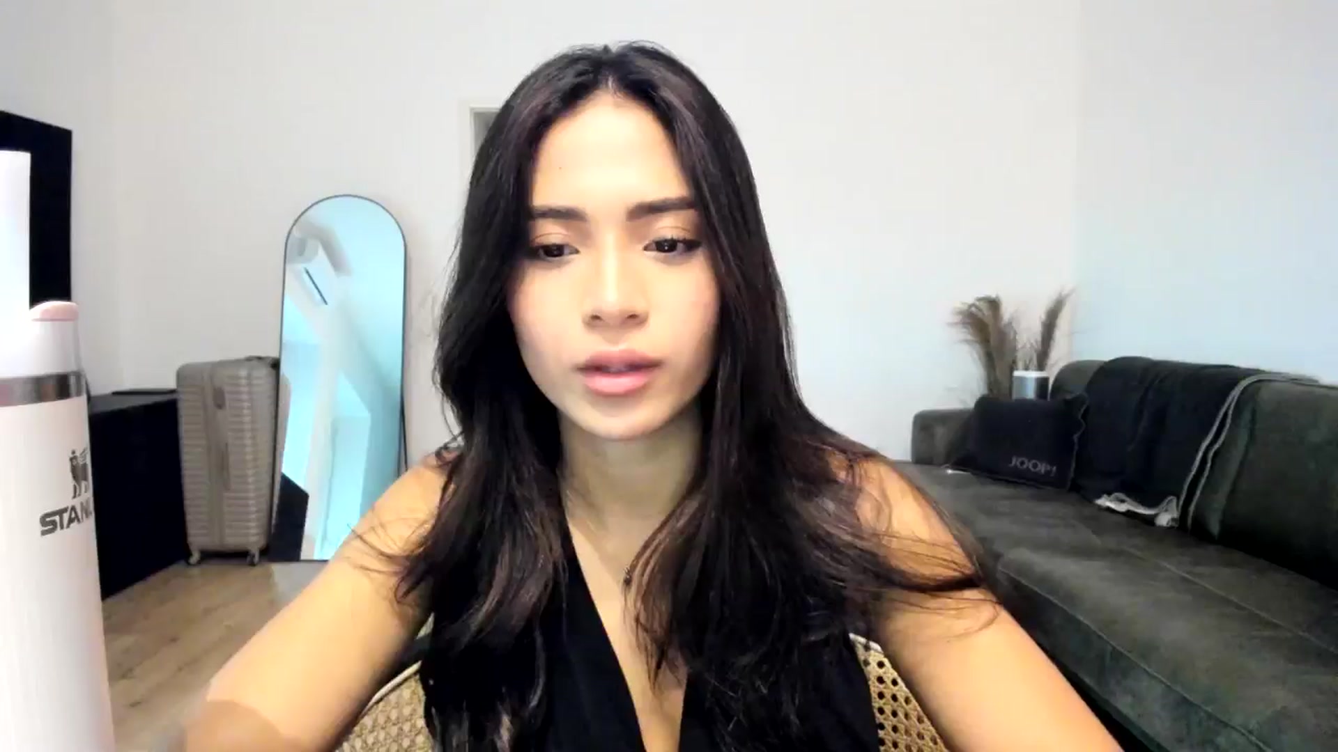 Gallery image thumbnail from Missabyy's myfreecams stream on, 12/19/2024, 13:09 image 16 of 20