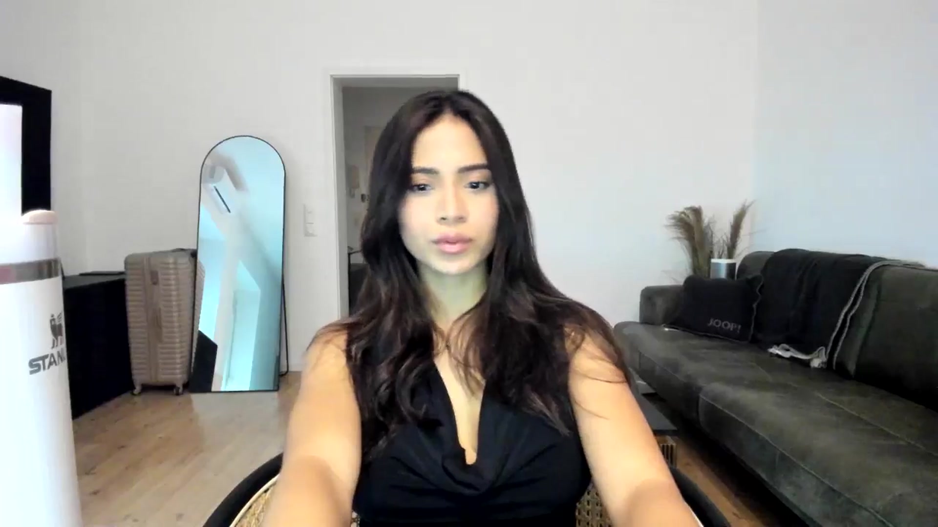 Gallery image thumbnail from Missabyy's myfreecams stream on, 12/19/2024, 13:09 image 12 of 20