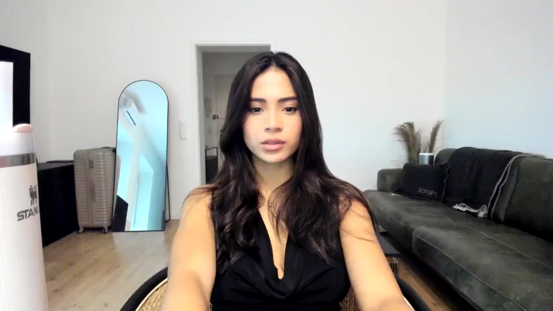 Gallery image thumbnail from Missabyy's myfreecams stream on, 12/19/2024, 13:09 image 14 of 20