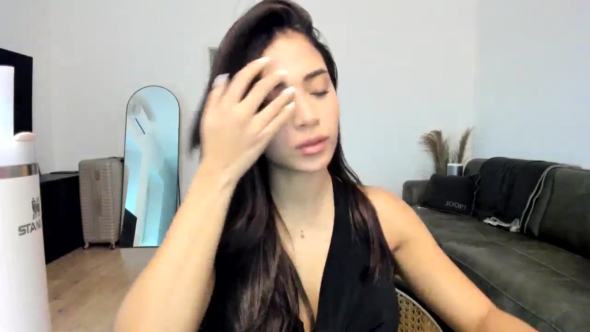 Gallery image thumbnail from Missabyy's myfreecams stream on, 12/19/2024, 13:09 image 8 of 20
