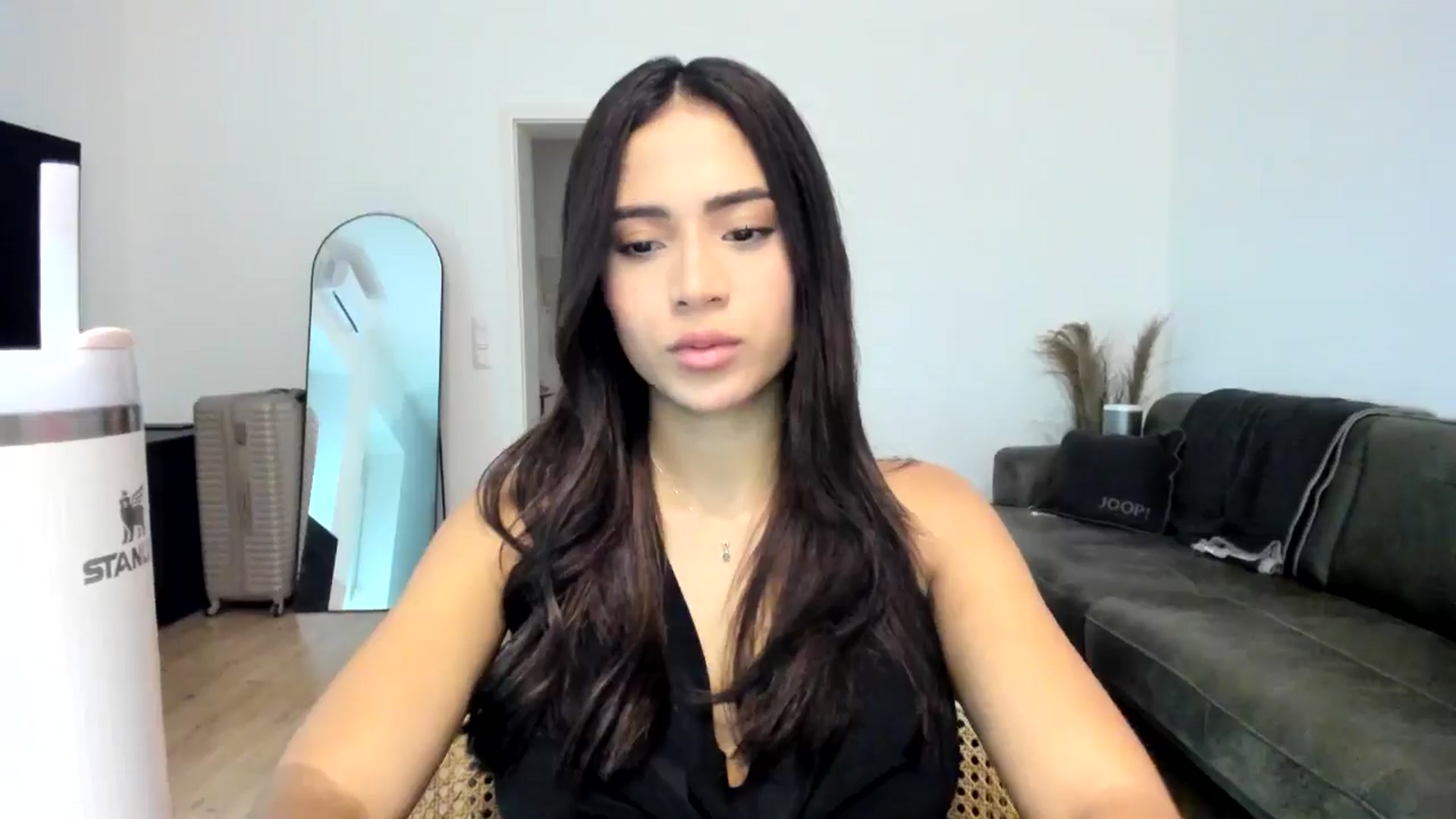 Gallery image thumbnail from Missabyy's myfreecams stream on, 12/19/2024, 13:09 image 2 of 20