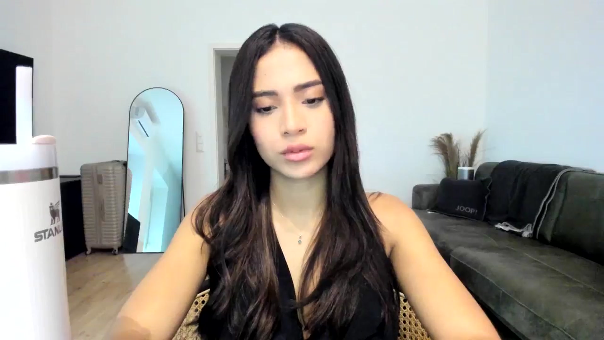 Gallery image thumbnail from Missabyy's myfreecams stream on, 12/19/2024, 13:09 image 3 of 20