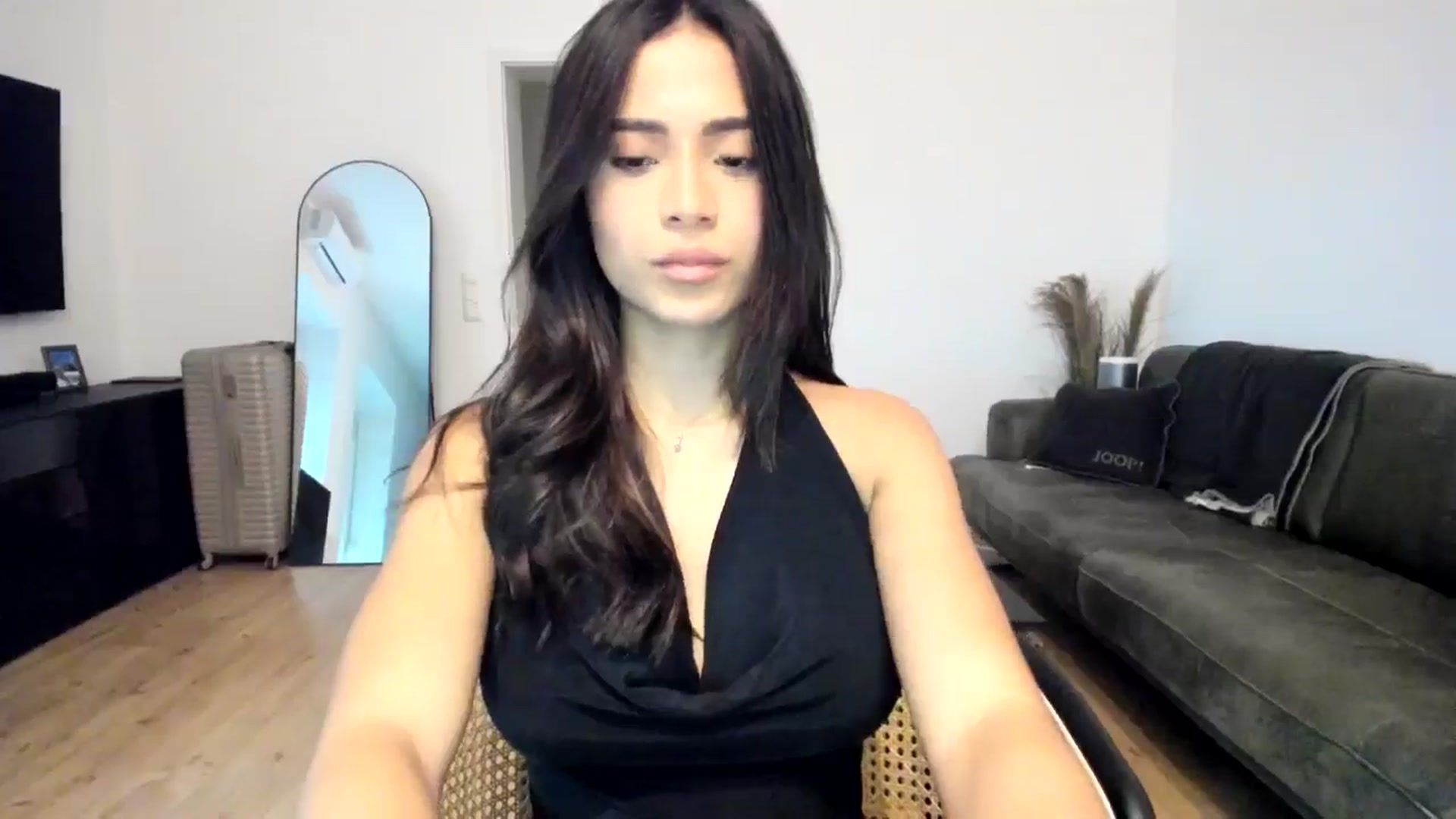 Gallery image thumbnail from Missabyy's myfreecams stream on, 12/19/2024, 13:28 image 18 of 20