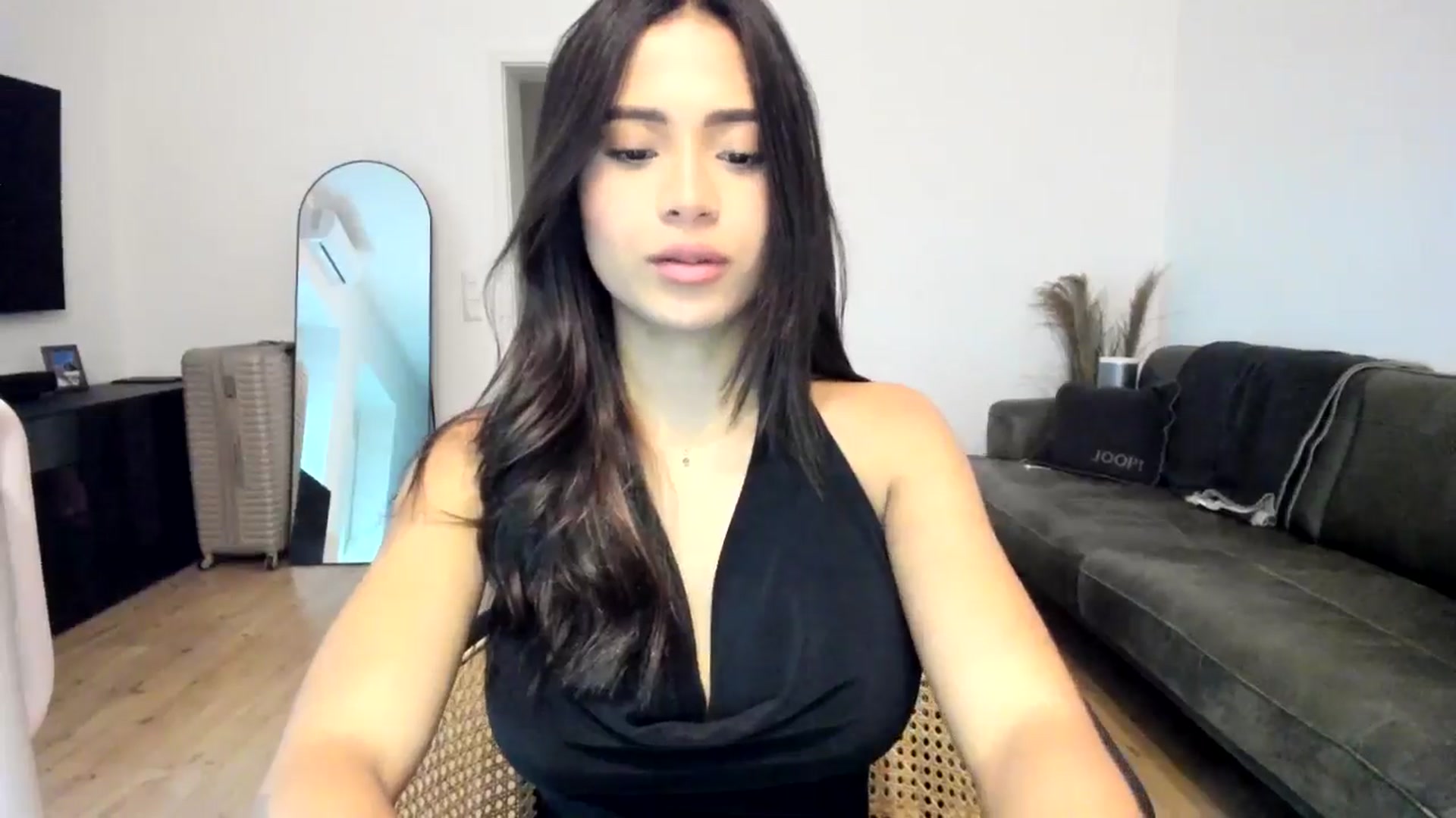 Gallery image thumbnail from Missabyy's myfreecams stream on, 12/19/2024, 13:28 image 20 of 20