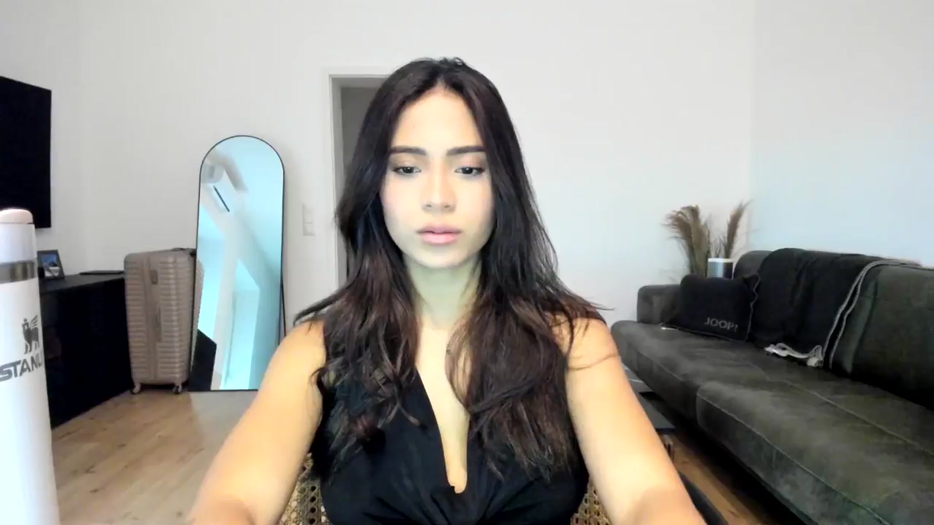 Gallery image thumbnail from Missabyy's myfreecams stream on, 12/19/2024, 13:28 image 3 of 20