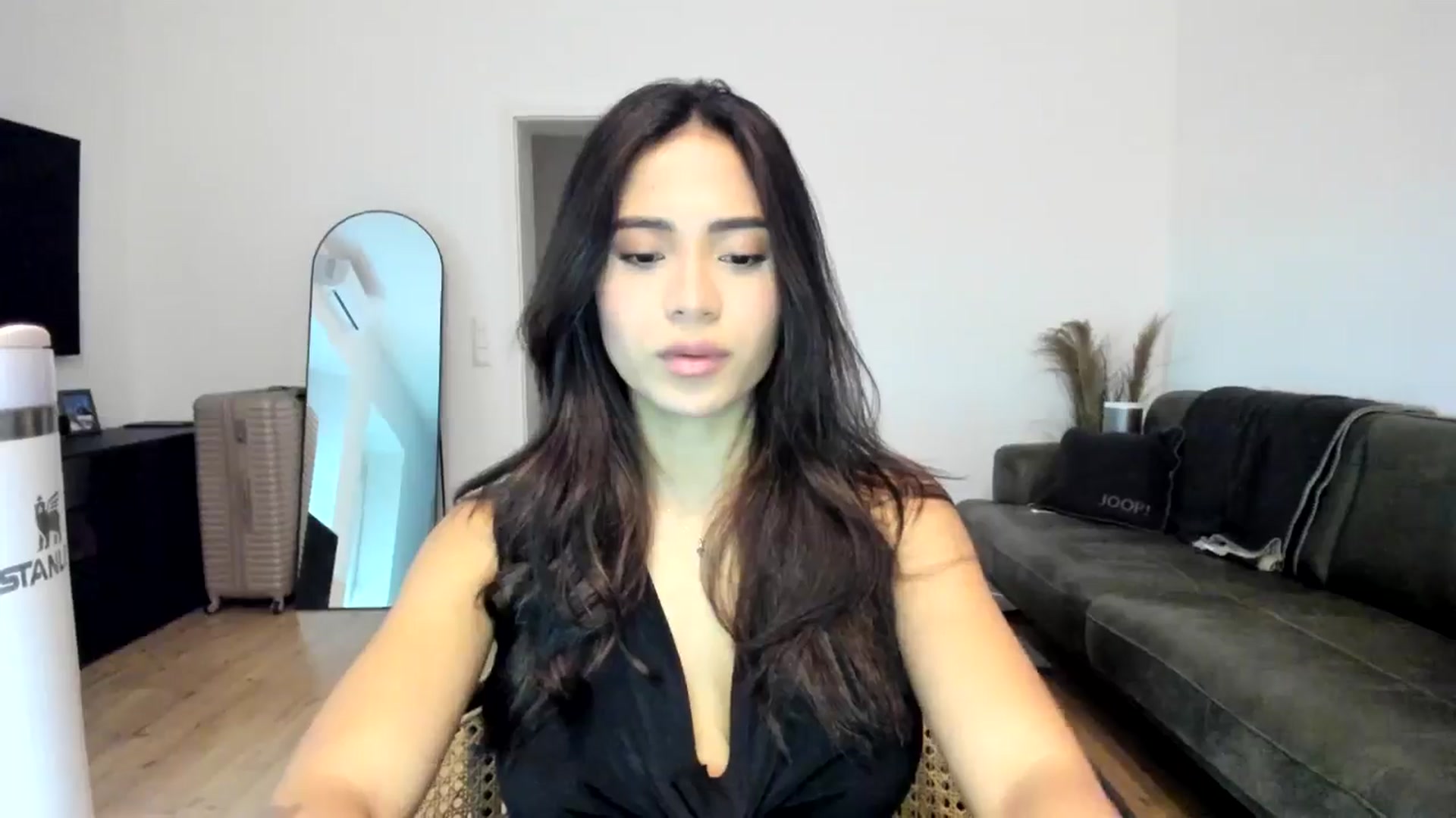 Gallery image thumbnail from Missabyy's myfreecams stream on, 12/19/2024, 13:28 image 2 of 20