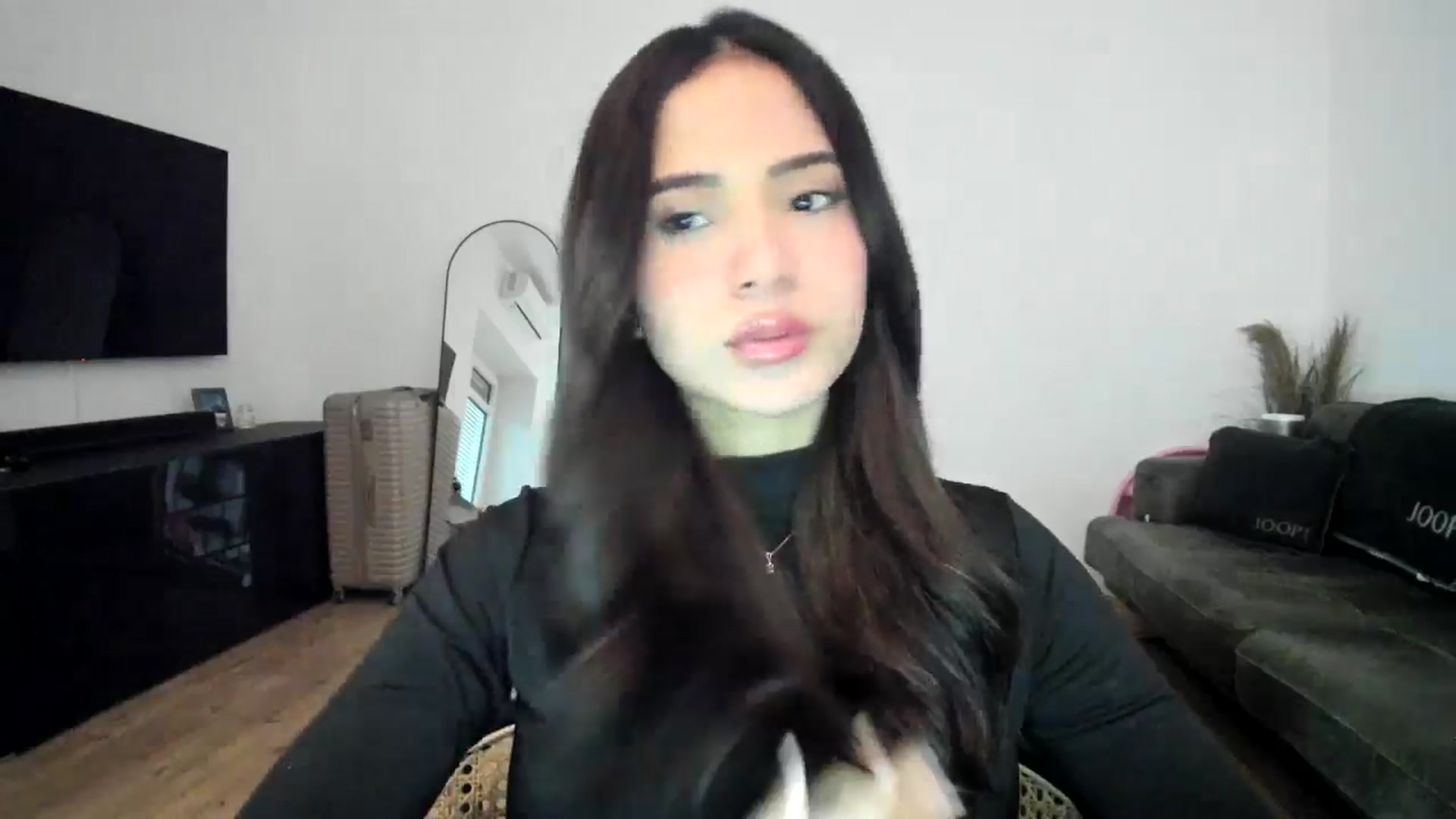 Gallery image thumbnail from Missabyy's myfreecams stream on, 12/28/2024, 12:35 image 5 of 20