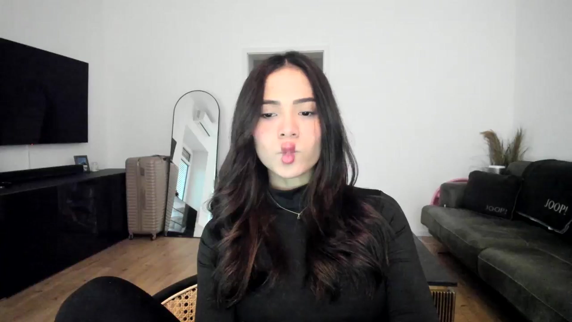 Gallery image thumbnail from Missabyy's myfreecams stream on, 12/28/2024, 12:53 image 15 of 20
