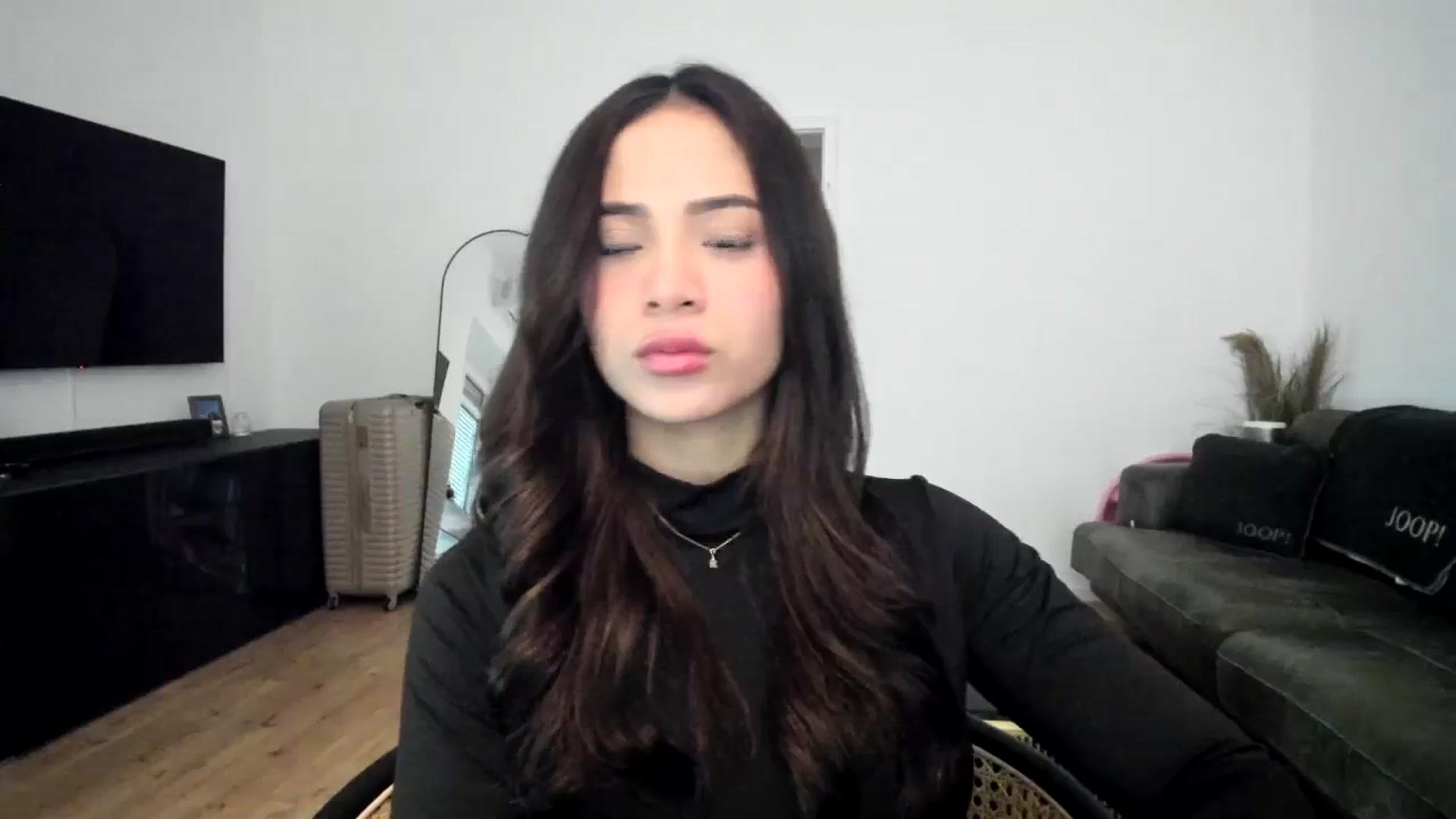 Gallery image thumbnail from Missabyy's myfreecams stream on, 12/28/2024, 12:53 image 6 of 20