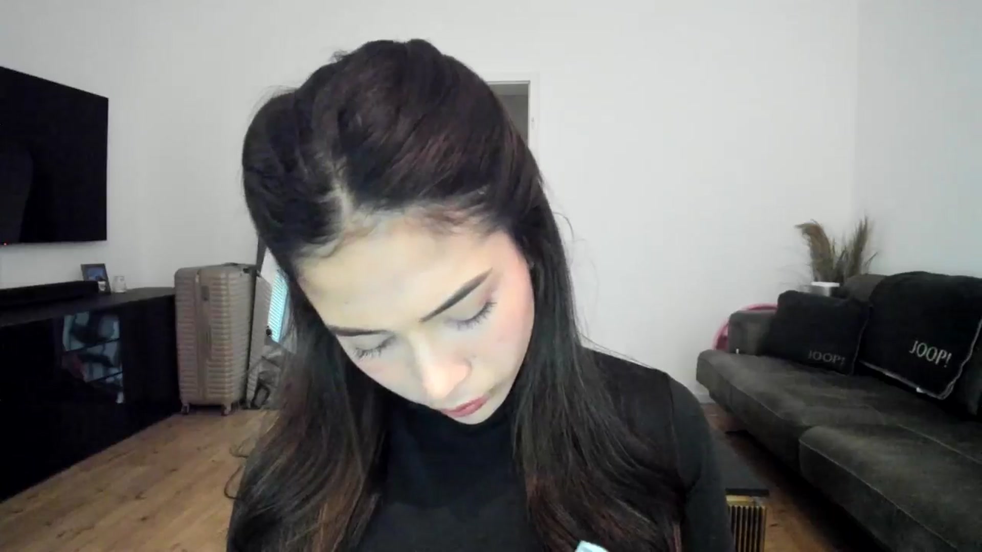 Gallery image thumbnail from Missabyy's myfreecams stream on, 12/28/2024, 13:13 image 20 of 20