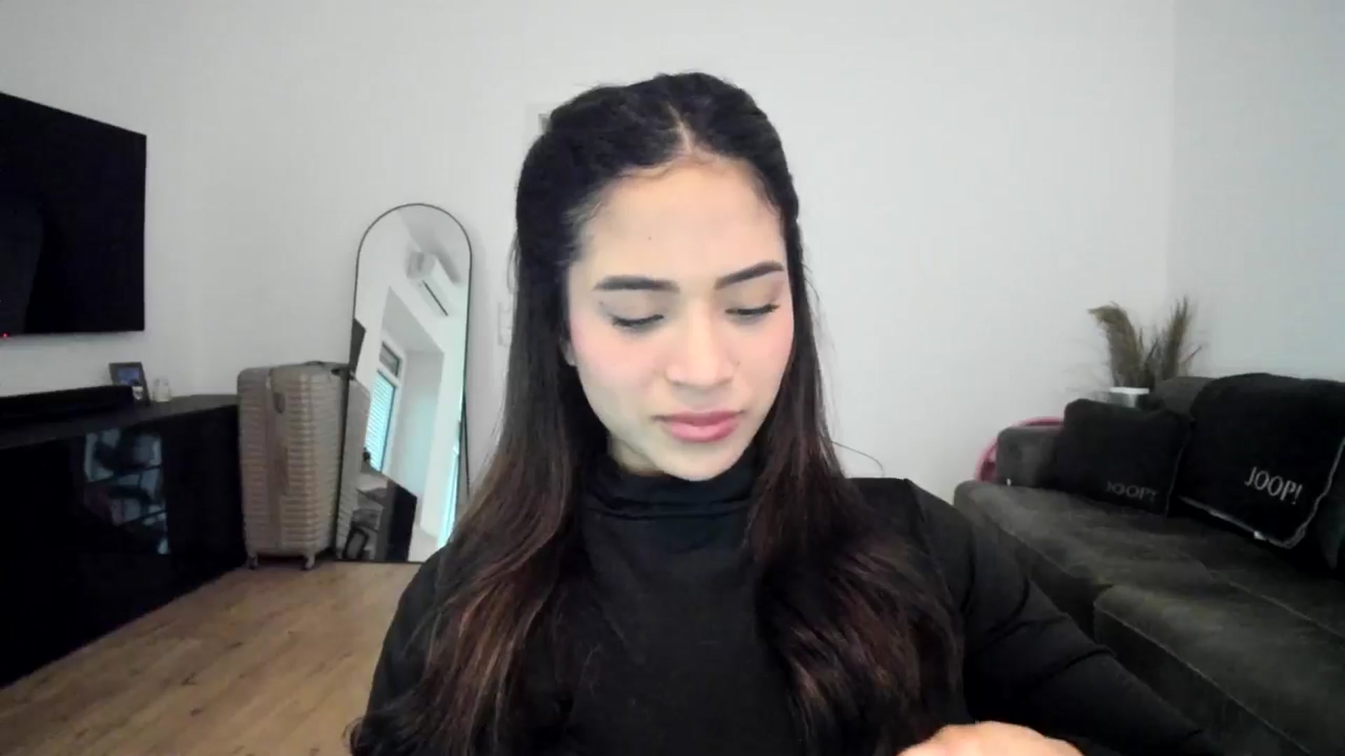 Gallery image thumbnail from Missabyy's myfreecams stream on, 12/28/2024, 13:13 image 16 of 20
