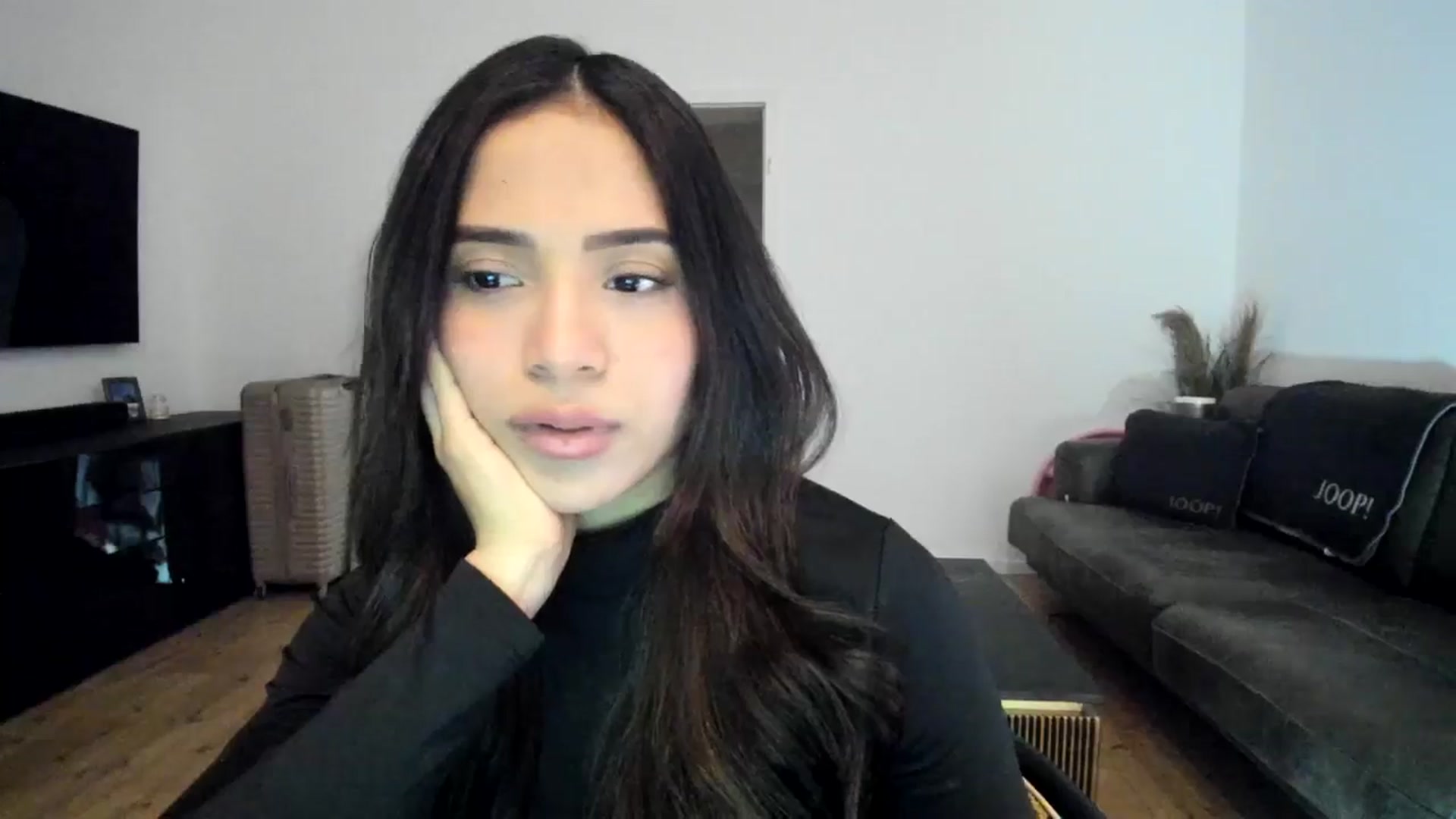 Gallery image thumbnail from Missabyy's myfreecams stream on, 12/28/2024, 14:50 image 19 of 20