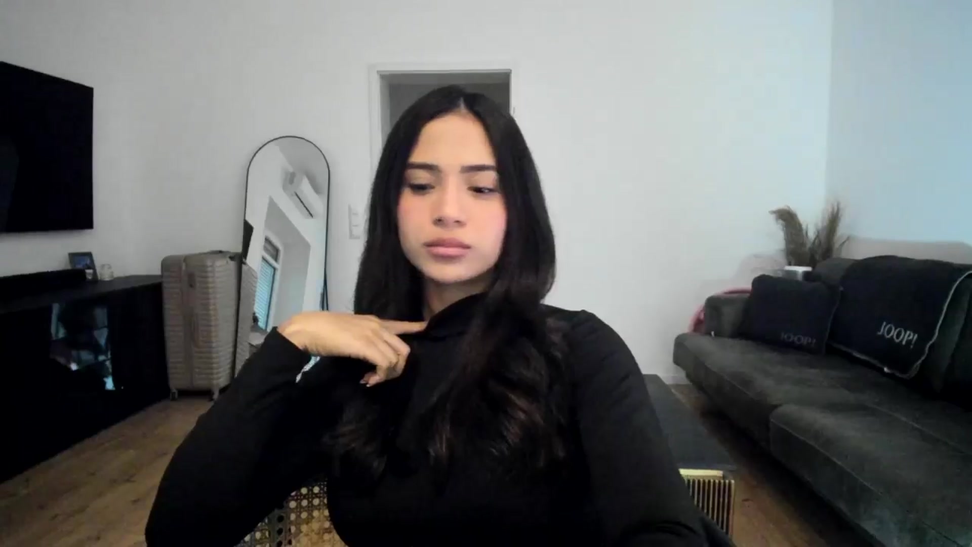 Gallery image thumbnail from Missabyy's myfreecams stream on, 12/28/2024, 14:50 image 15 of 20