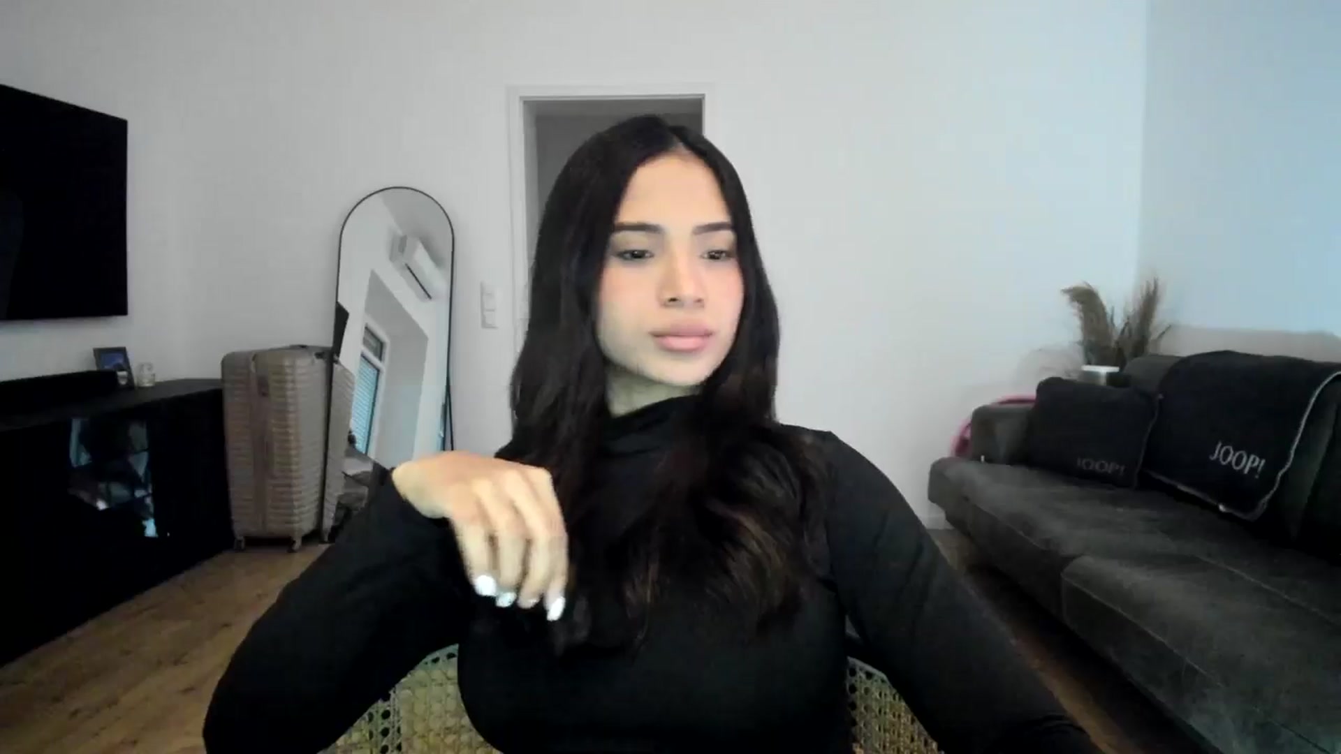 Gallery image thumbnail from Missabyy's myfreecams stream on, 12/28/2024, 14:50 image 16 of 20