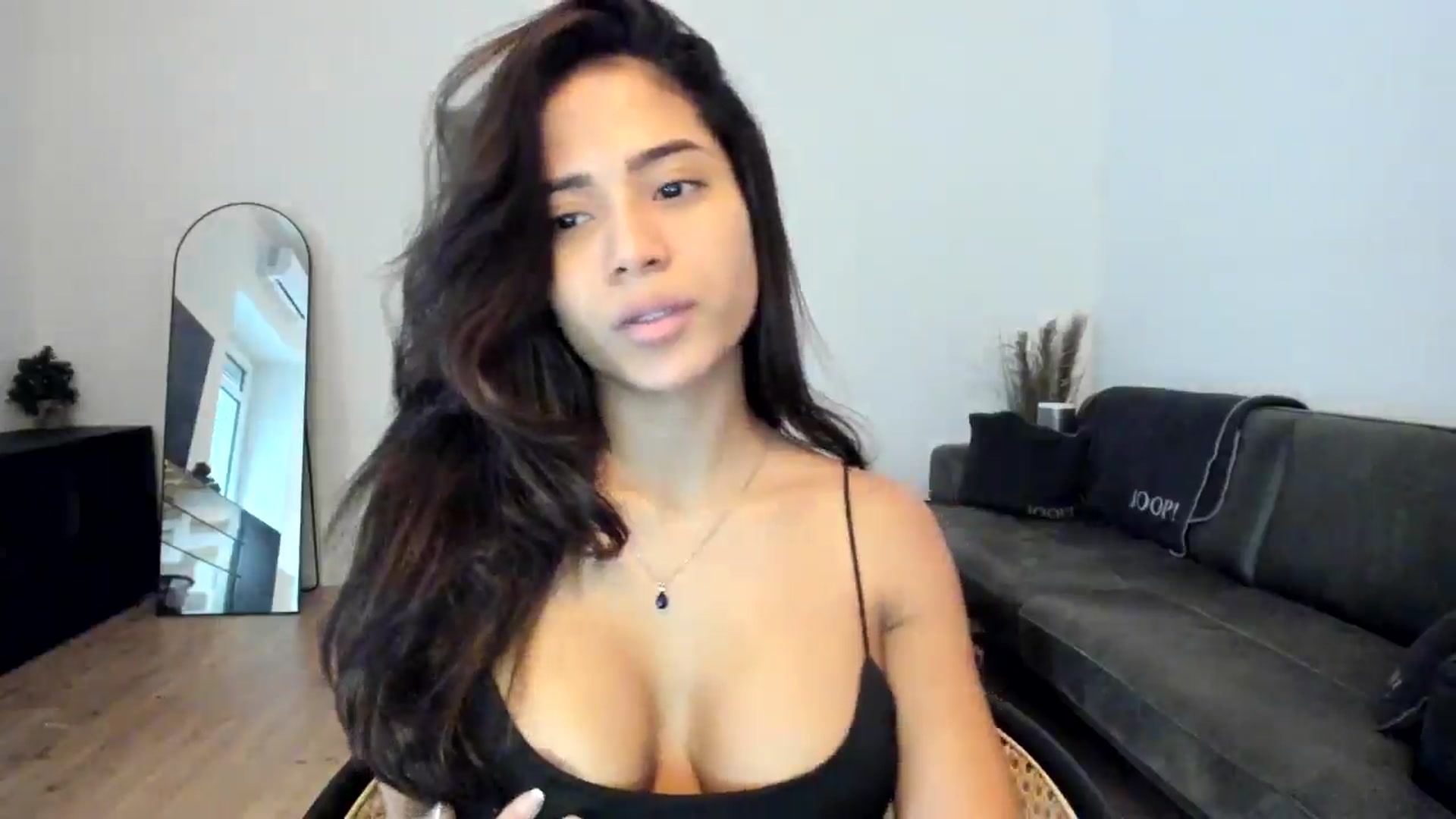 Gallery image thumbnail from Missabyy's myfreecams stream on, 01/08/2025, 13:34 image 16 of 20