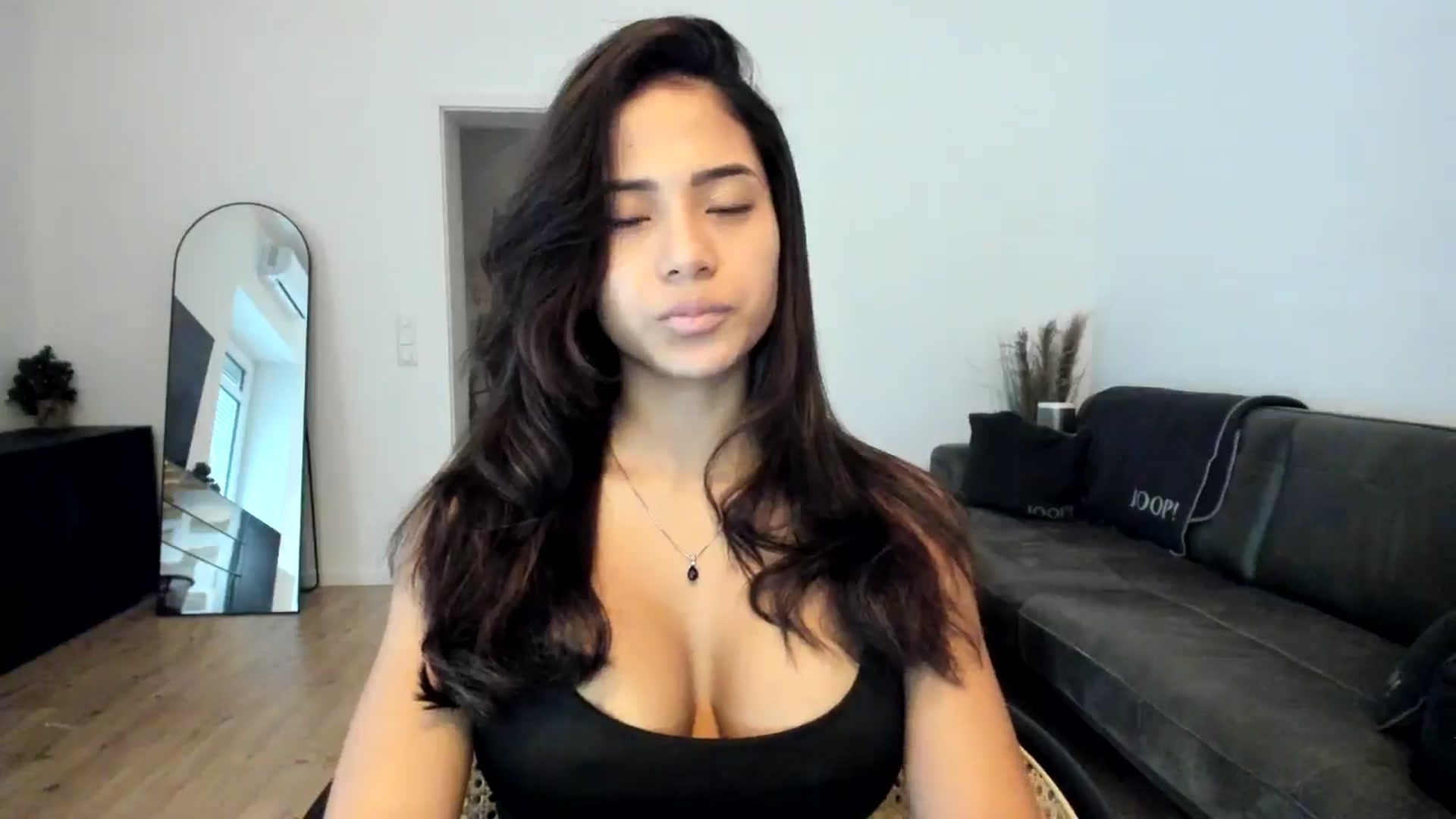 Gallery image thumbnail from Missabyy's myfreecams stream on, 01/08/2025, 13:34 image 18 of 20