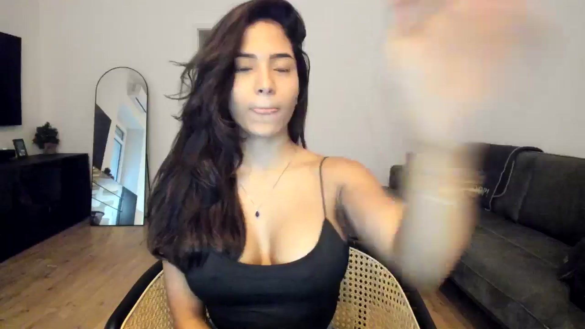 Gallery image thumbnail from Missabyy's myfreecams stream on, 01/08/2025, 14:52 image 13 of 20