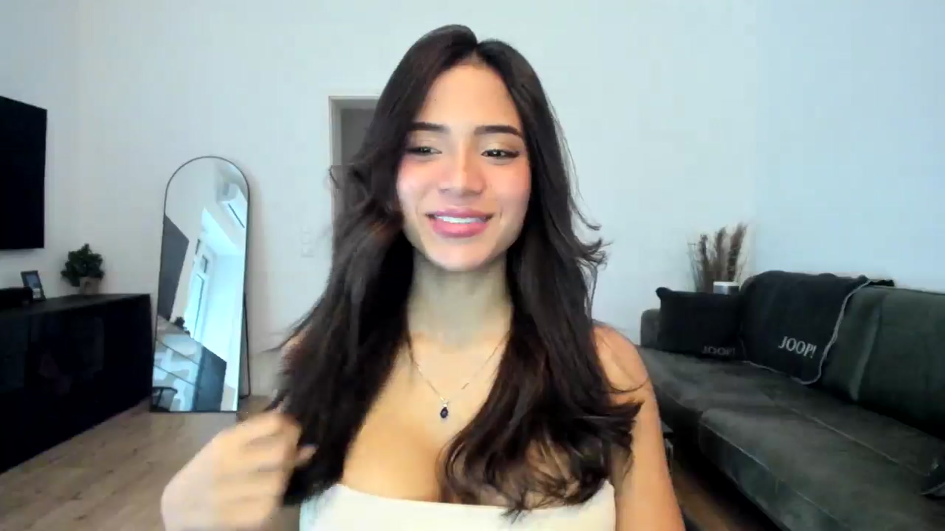 Gallery image thumbnail from Missabyy's myfreecams stream on, 01/09/2025, 12:33 image 18 of 20