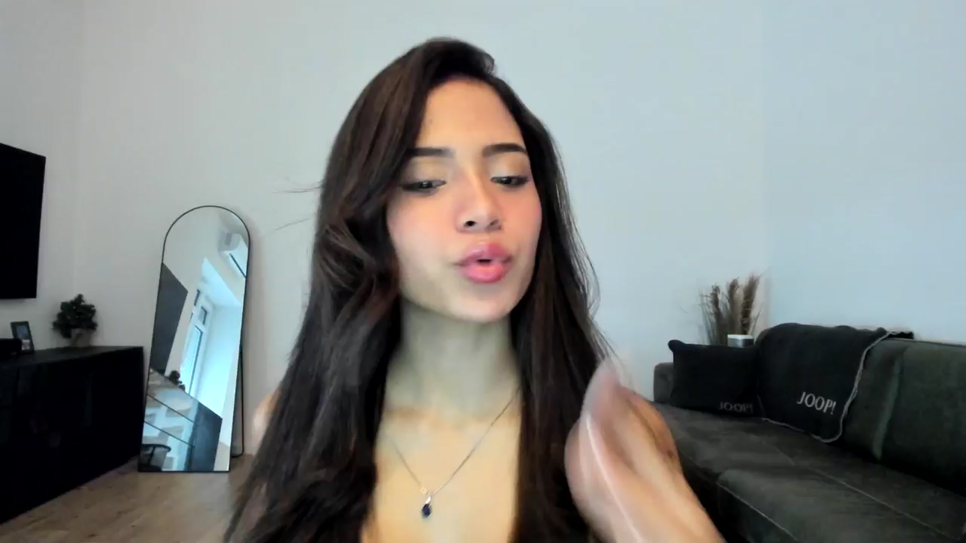 Gallery image thumbnail from Missabyy's myfreecams stream on, 01/09/2025, 12:33 image 12 of 20