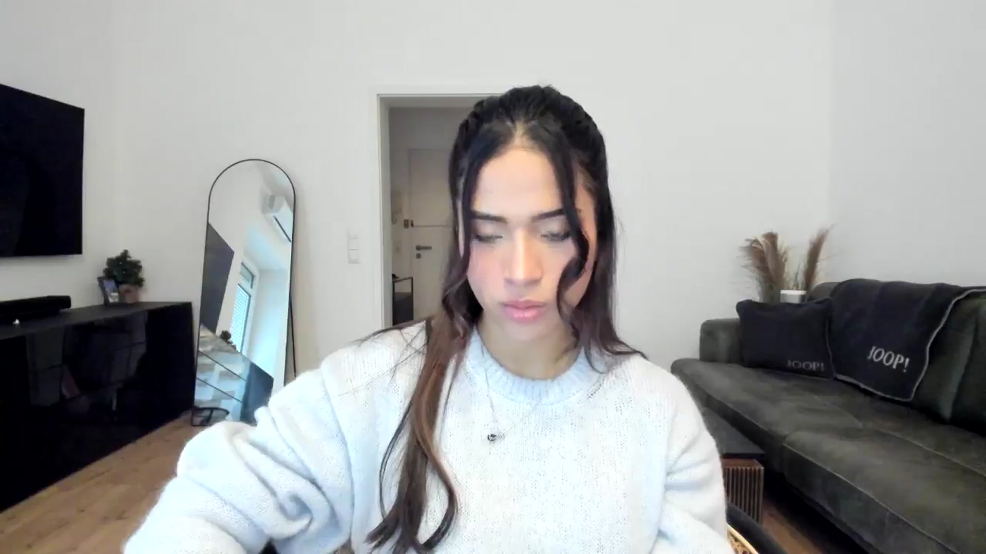 Gallery image thumbnail from Missabyy's myfreecams stream on, 01/10/2025, 12:23 image 10 of 20