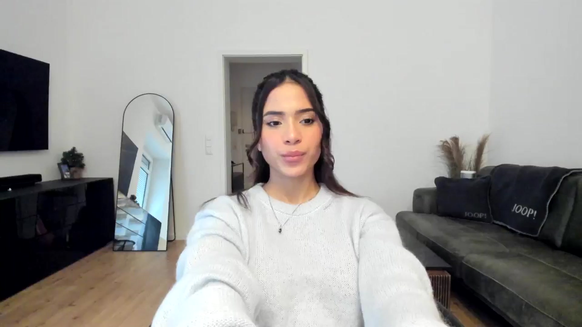 Gallery image thumbnail from Missabyy's myfreecams stream on, 01/10/2025, 12:23 image 13 of 20