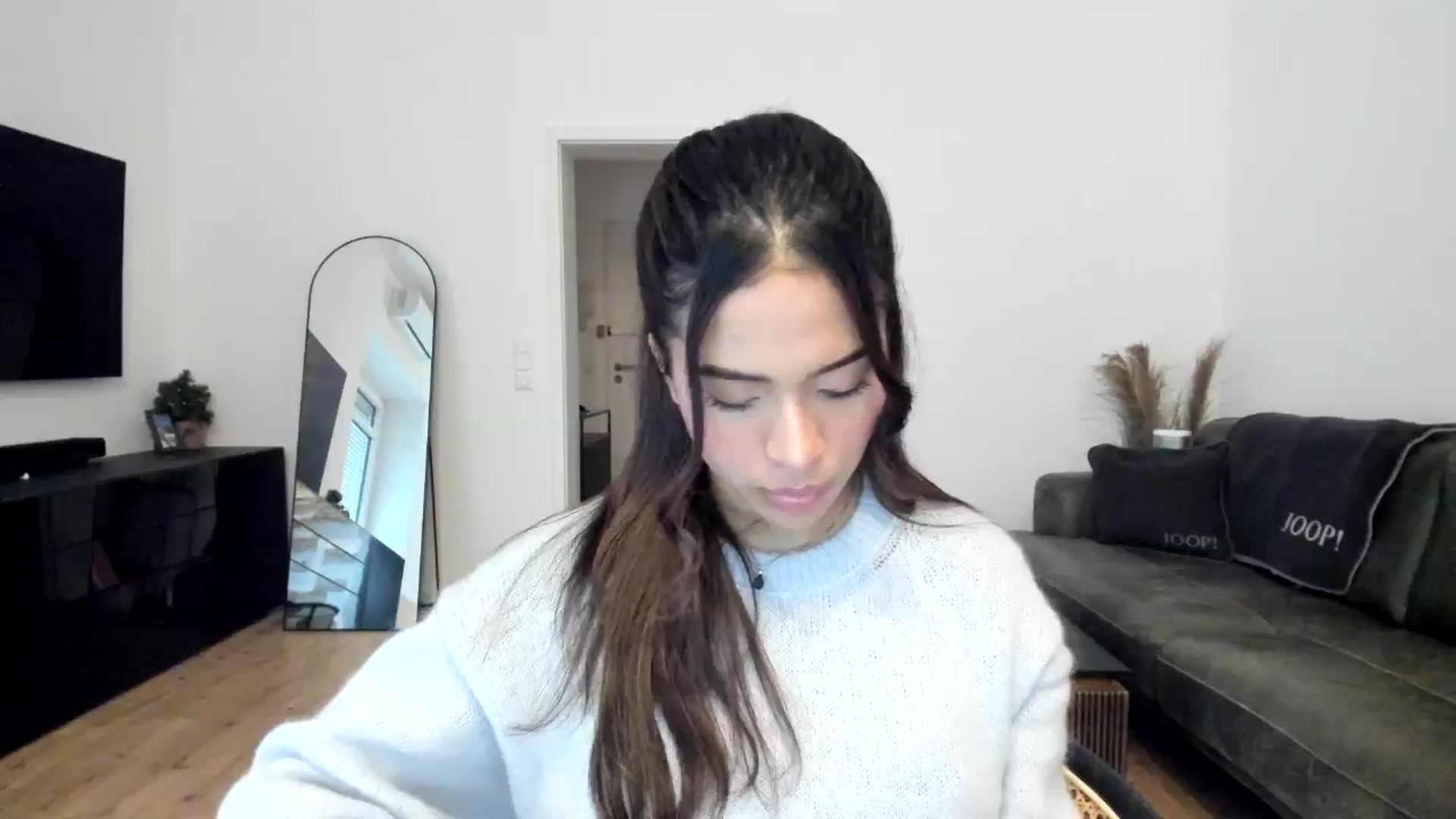 Gallery image thumbnail from Missabyy's myfreecams stream on, 01/10/2025, 12:23 image 17 of 20