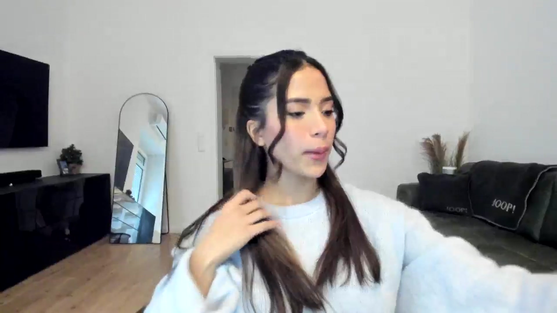 Gallery image thumbnail from Missabyy's myfreecams stream on, 01/10/2025, 12:45 image 9 of 20