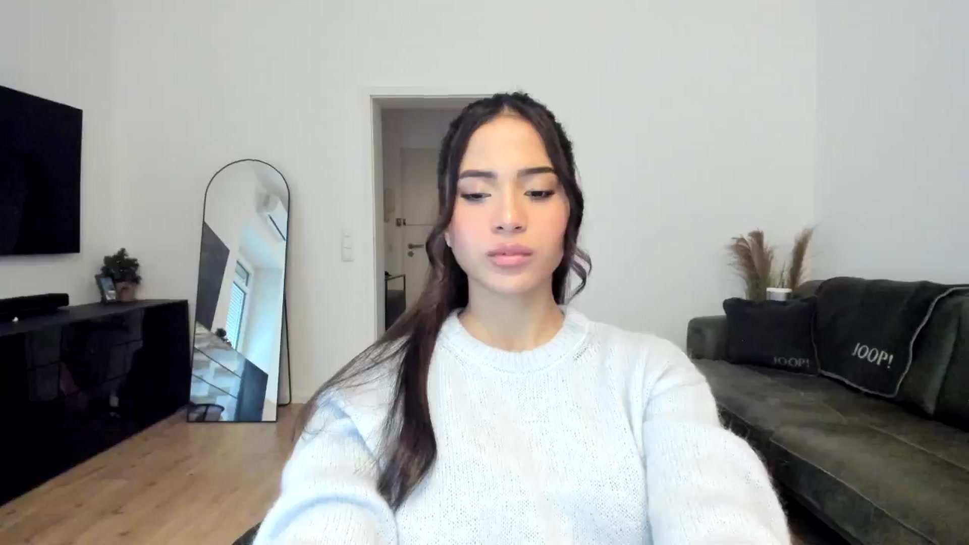 Gallery image thumbnail from Missabyy's myfreecams stream on, 01/10/2025, 12:45 image 11 of 20