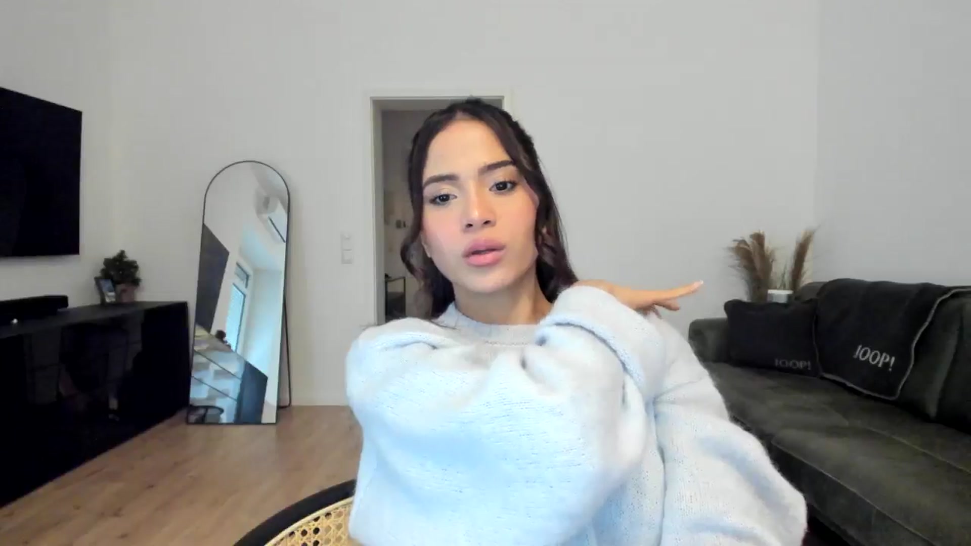 Gallery image thumbnail from Missabyy's myfreecams stream on, 01/10/2025, 12:45 image 2 of 20