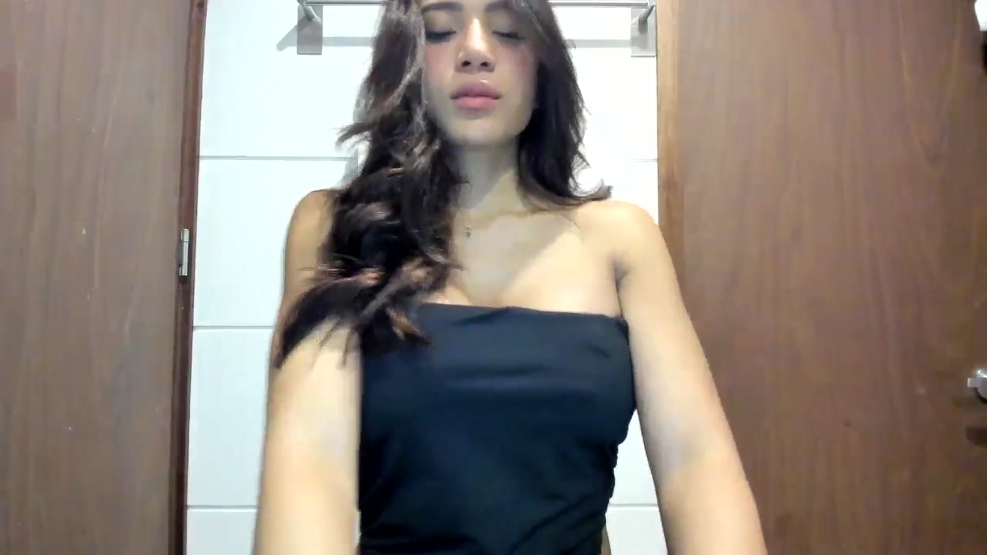 Gallery image thumbnail from Missabyy's myfreecams stream on, 01/30/2025, 02:56 image 12 of 20