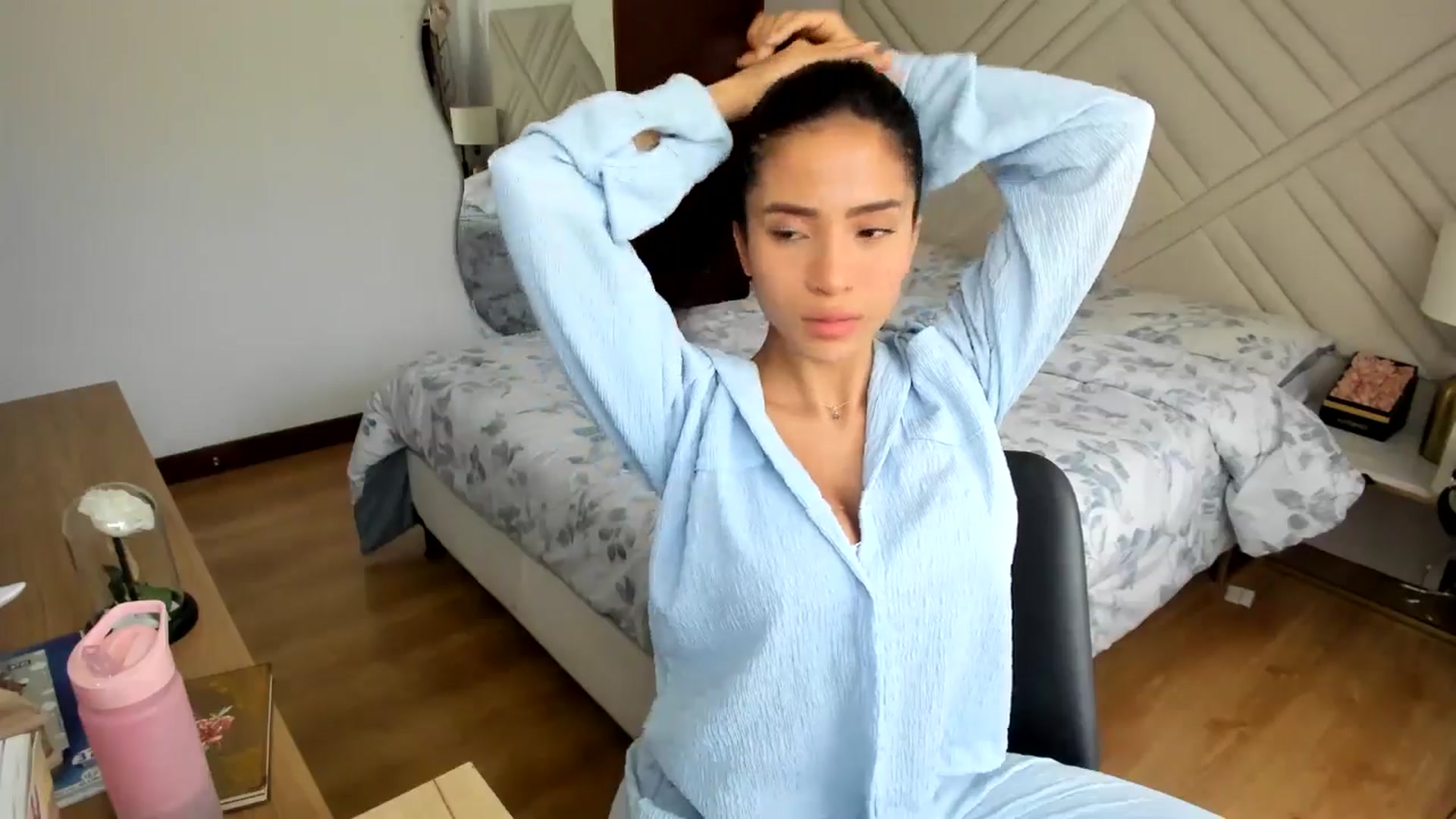 Gallery image thumbnail from Missabyy's myfreecams stream on, 02/06/2025, 17:02 image 14 of 20
