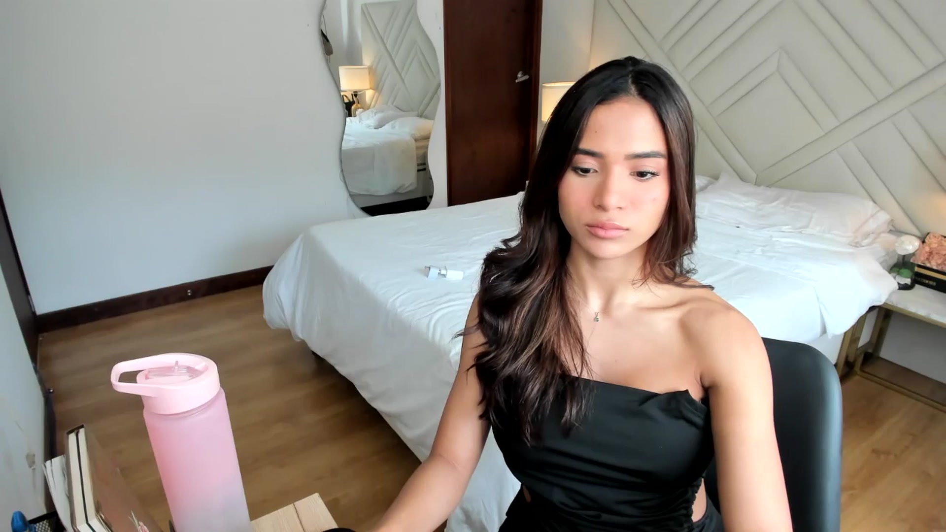 Gallery image thumbnail from Missabyy's myfreecams stream on, 02/10/2025, 17:23 image 13 of 20