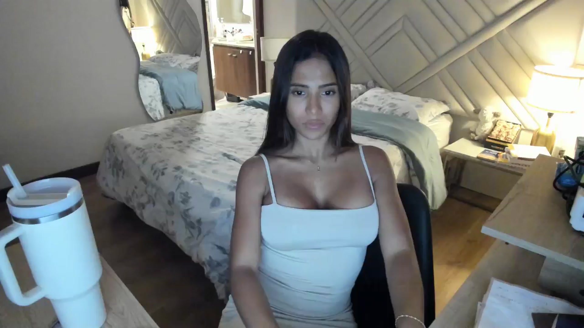 Gallery image thumbnail from Missabyy's myfreecams stream on, 04/21/2025, 01:55 image 18 of 20