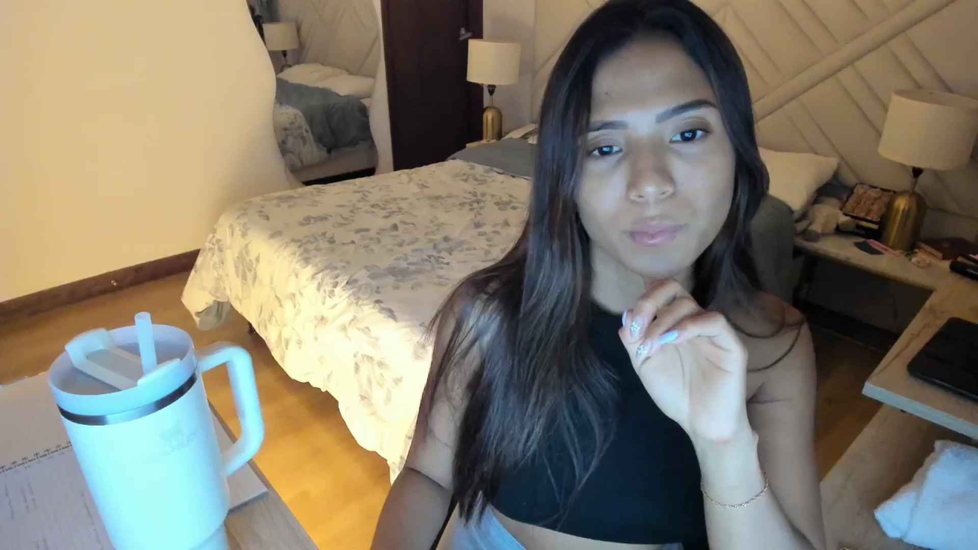 Gallery image thumbnail from Missabyy's myfreecams stream on, 05/01/2025, 04:07 image 9 of 20