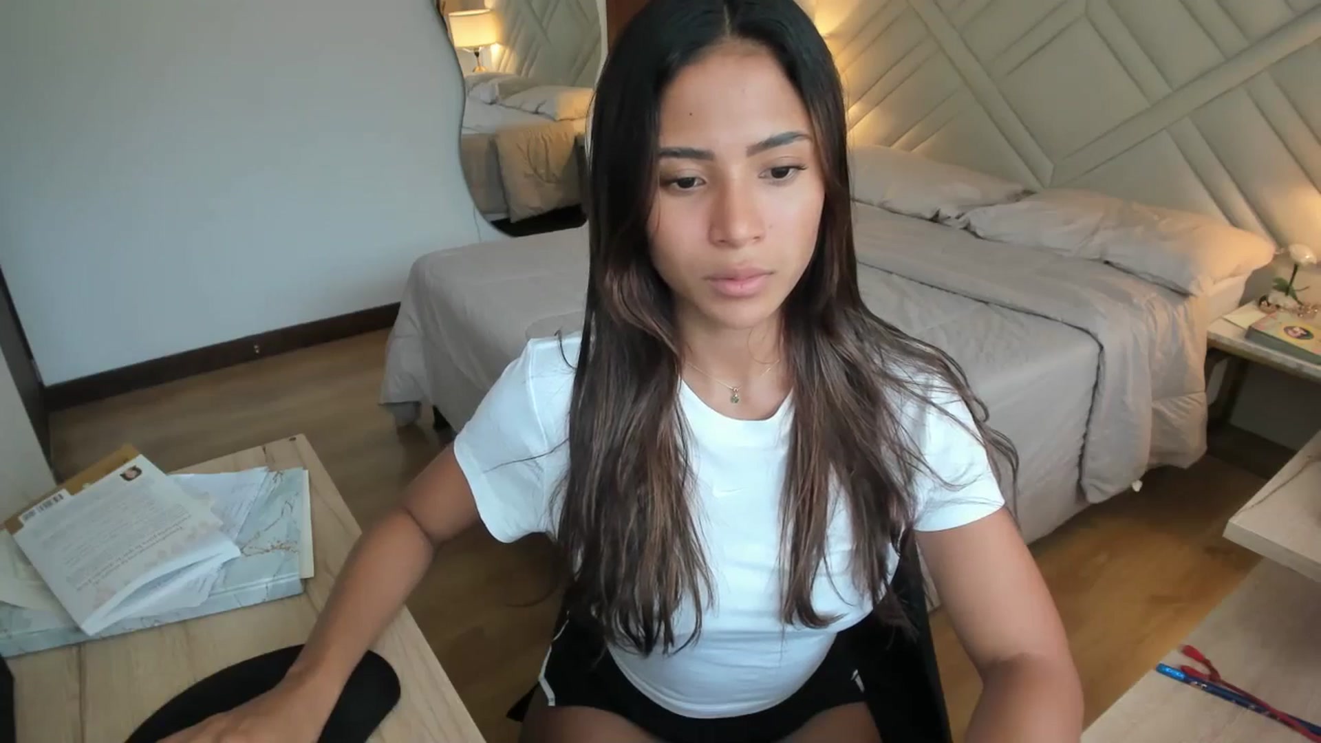 Gallery image thumbnail from Missabyy's myfreecams stream on, 05/17/2025, 17:18 image 7 of 20