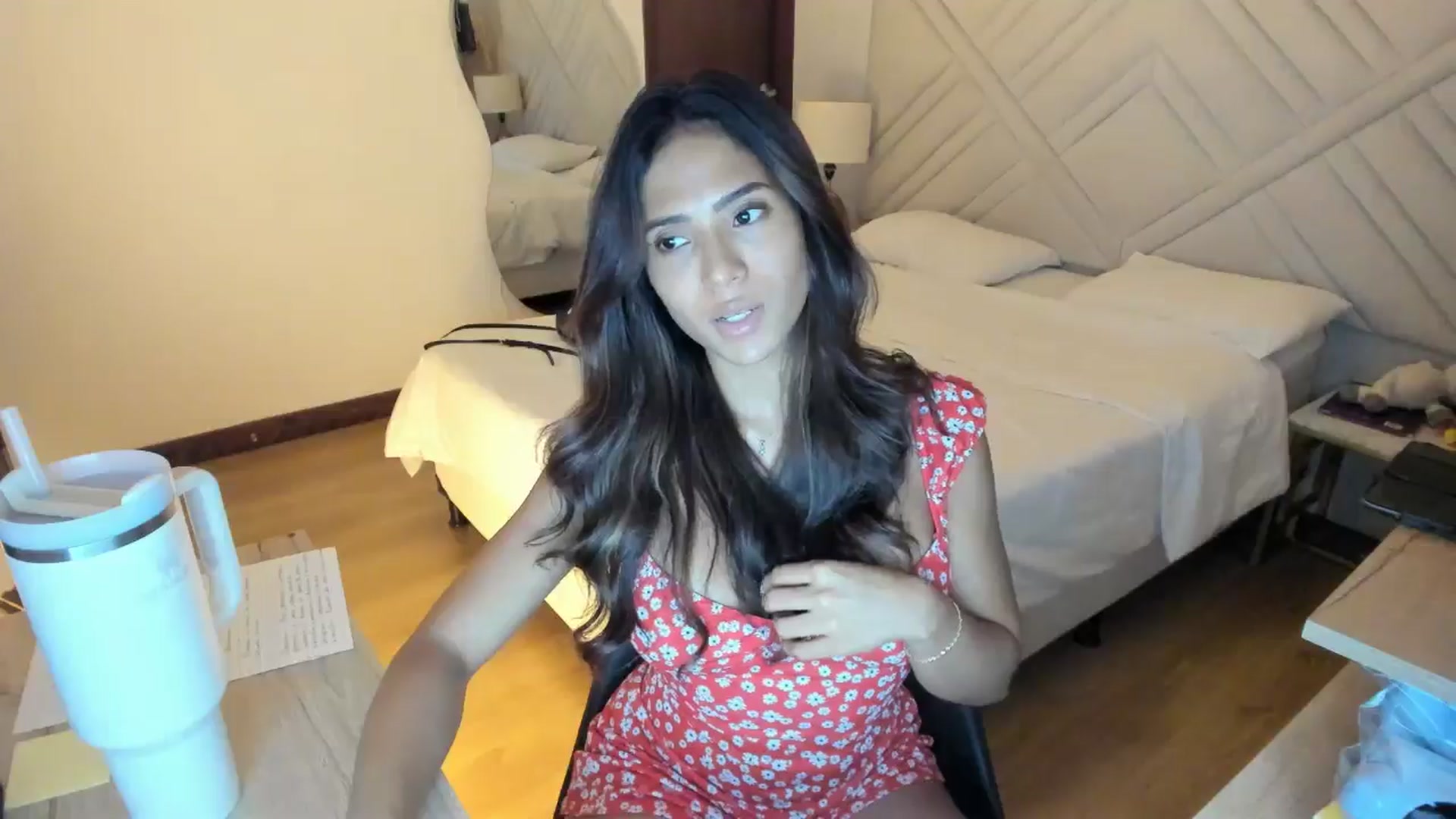 Gallery image thumbnail from Missabyy's myfreecams stream on, 05/26/2025, 24:01 image 17 of 20