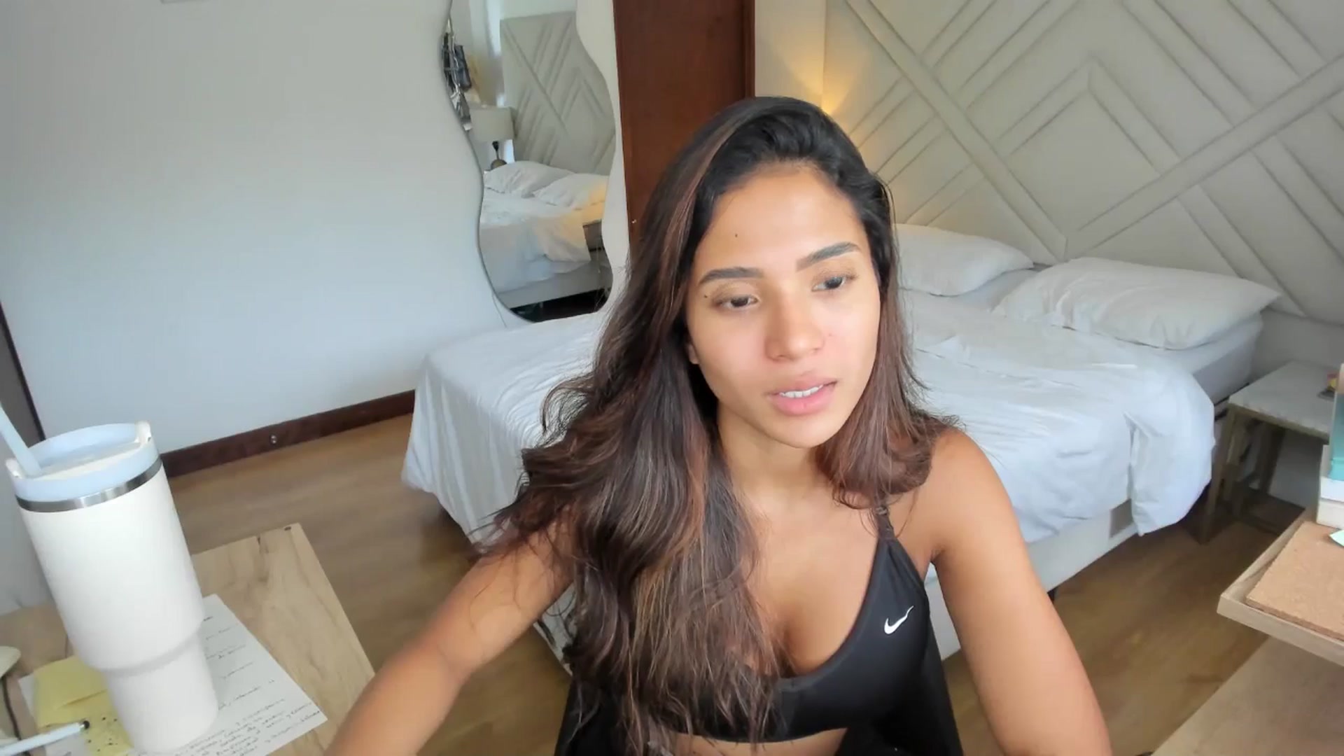 Gallery image thumbnail from Missabyy's myfreecams stream on, 05/29/2025, 19:10 image 17 of 20