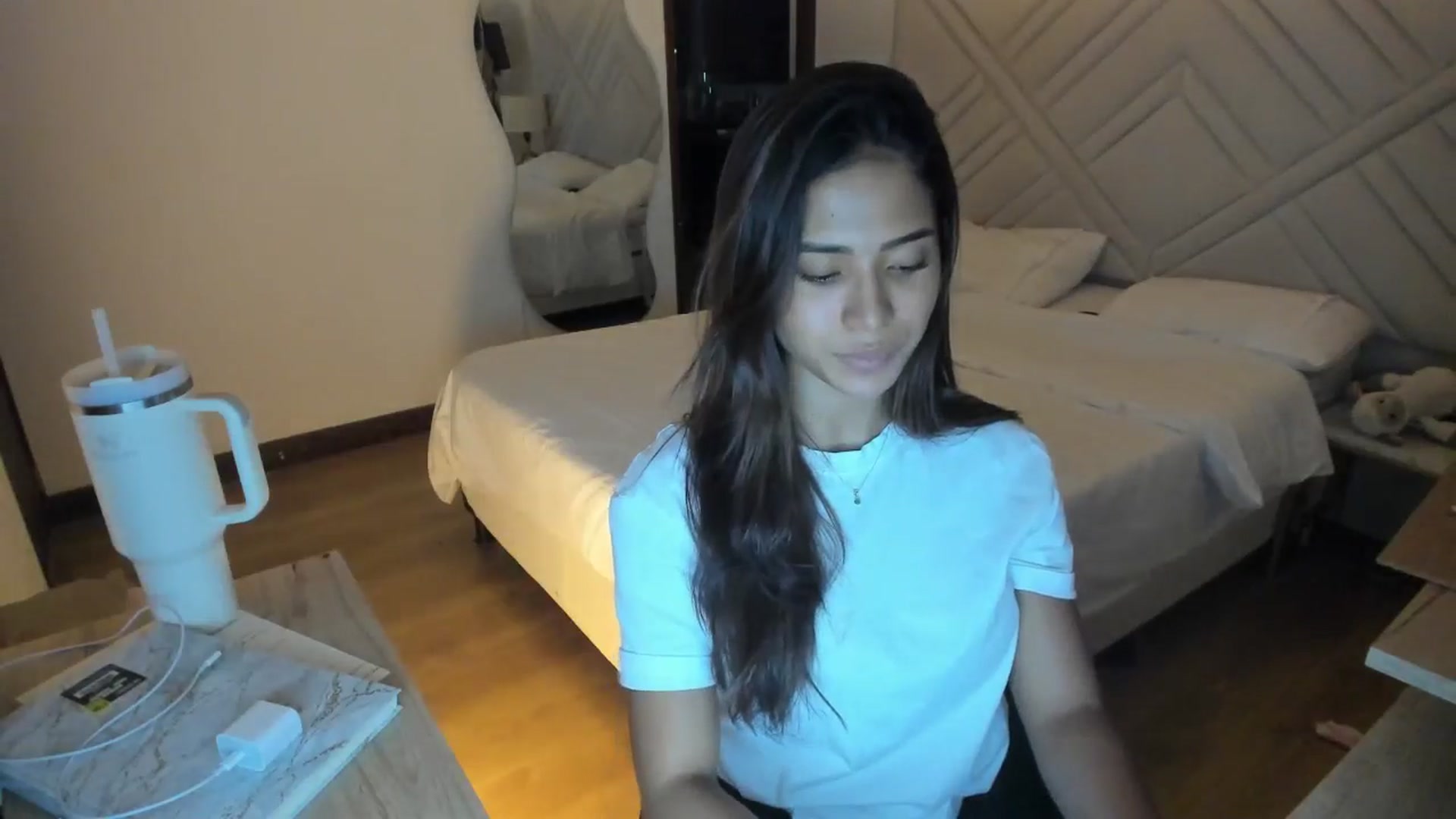 Gallery image thumbnail from Missabyy's myfreecams stream on, 06/05/2025, 02:20 image 17 of 20
