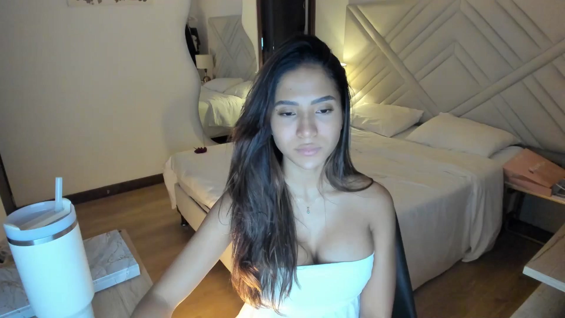 Gallery image thumbnail from Missabyy's myfreecams stream on, 06/12/2025, 02:48 image 12 of 20