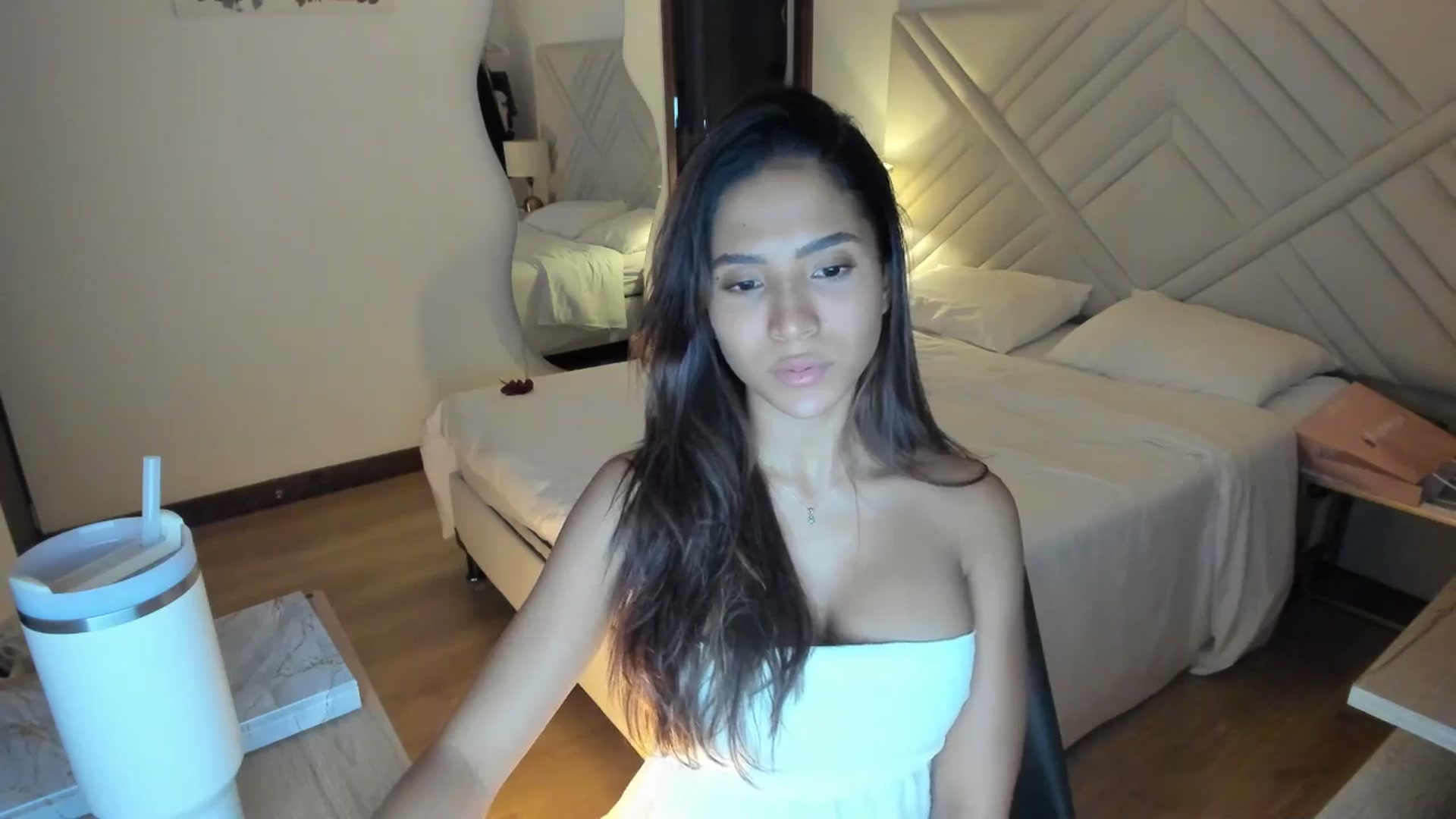 Gallery image thumbnail from Missabyy's myfreecams stream on, 06/12/2025, 02:48 image 16 of 20
